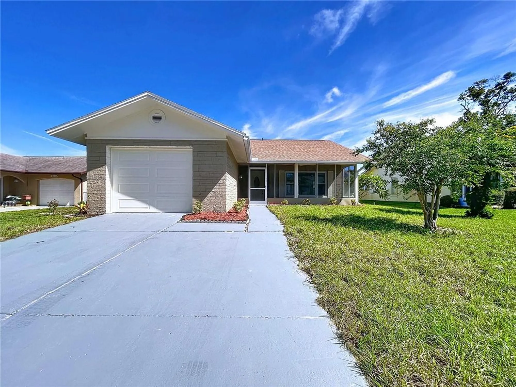 Property Slideshow image 1 of 26 | 8101 casuarina dr, Port Richey, FL, 34668
