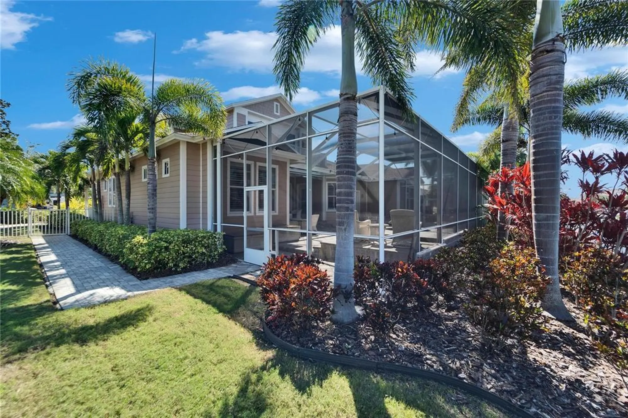 Property Slideshow image 19 of 99 | 5616 seagrass pl, Apollo Beach, FL, 33572