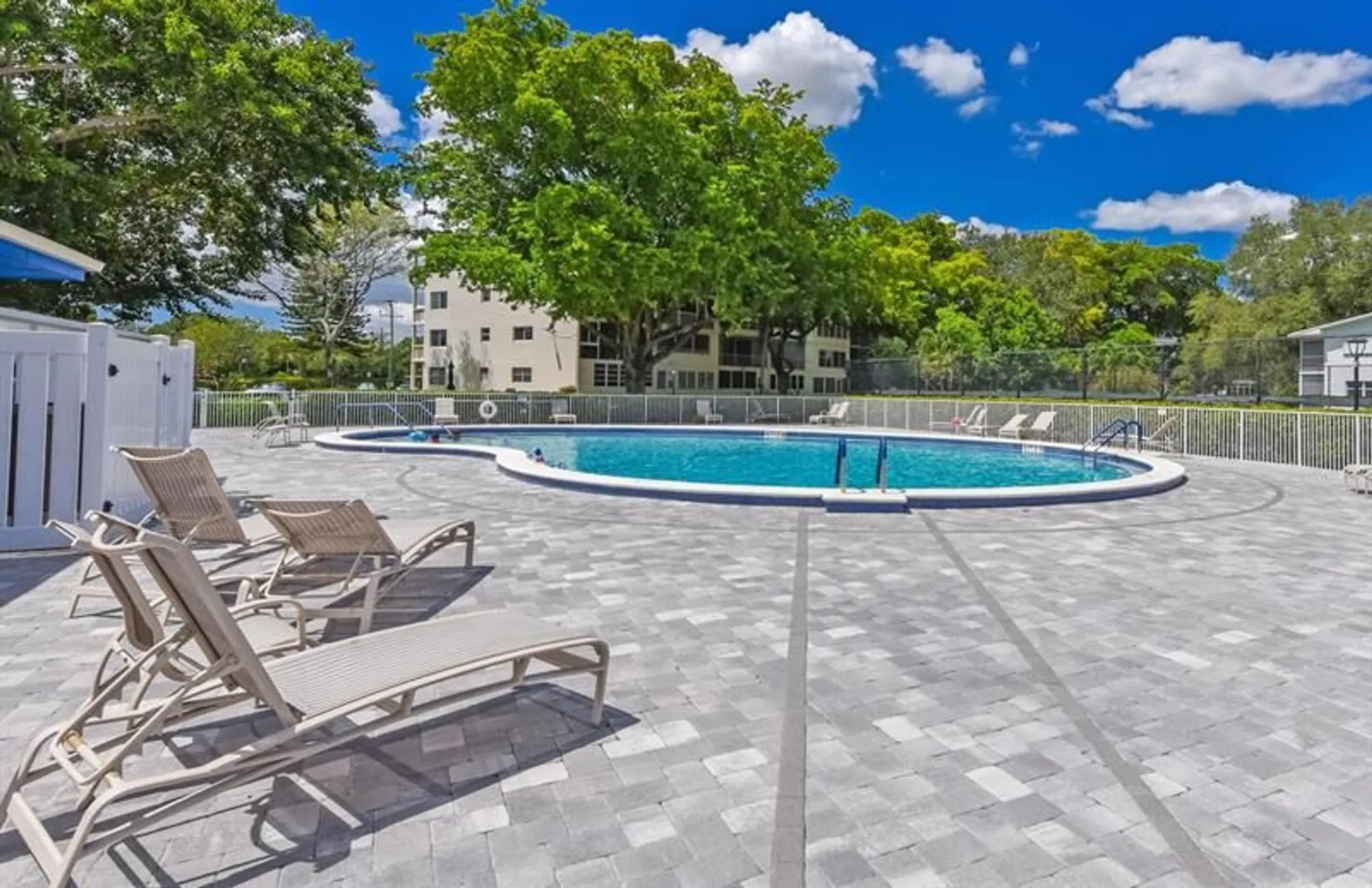 Property Slideshow image 25 of 28 | 3026 newport h # 3026, Deerfield Beach, FL, 33442