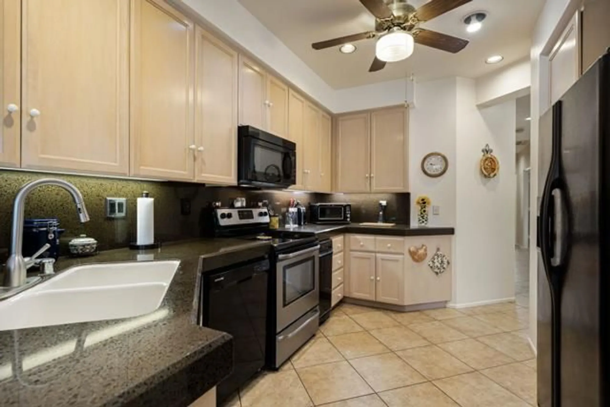 Property Slideshow image 27 of 43 | 55199 laurel vly, La Quinta, CA, 92253
