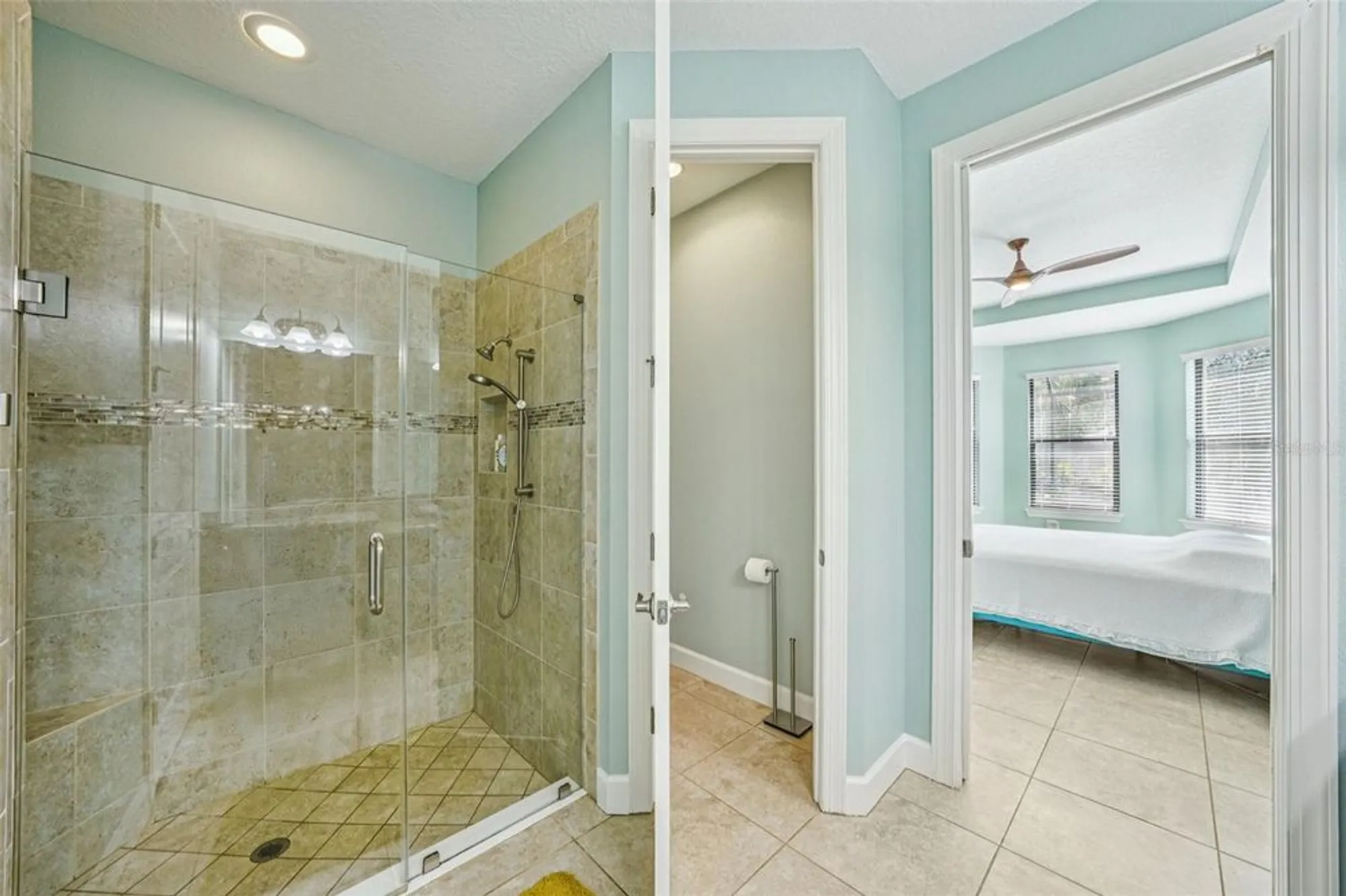 Property Slideshow image 11 of 31 | 8433 alberata vista dr, Tampa, FL, 33647