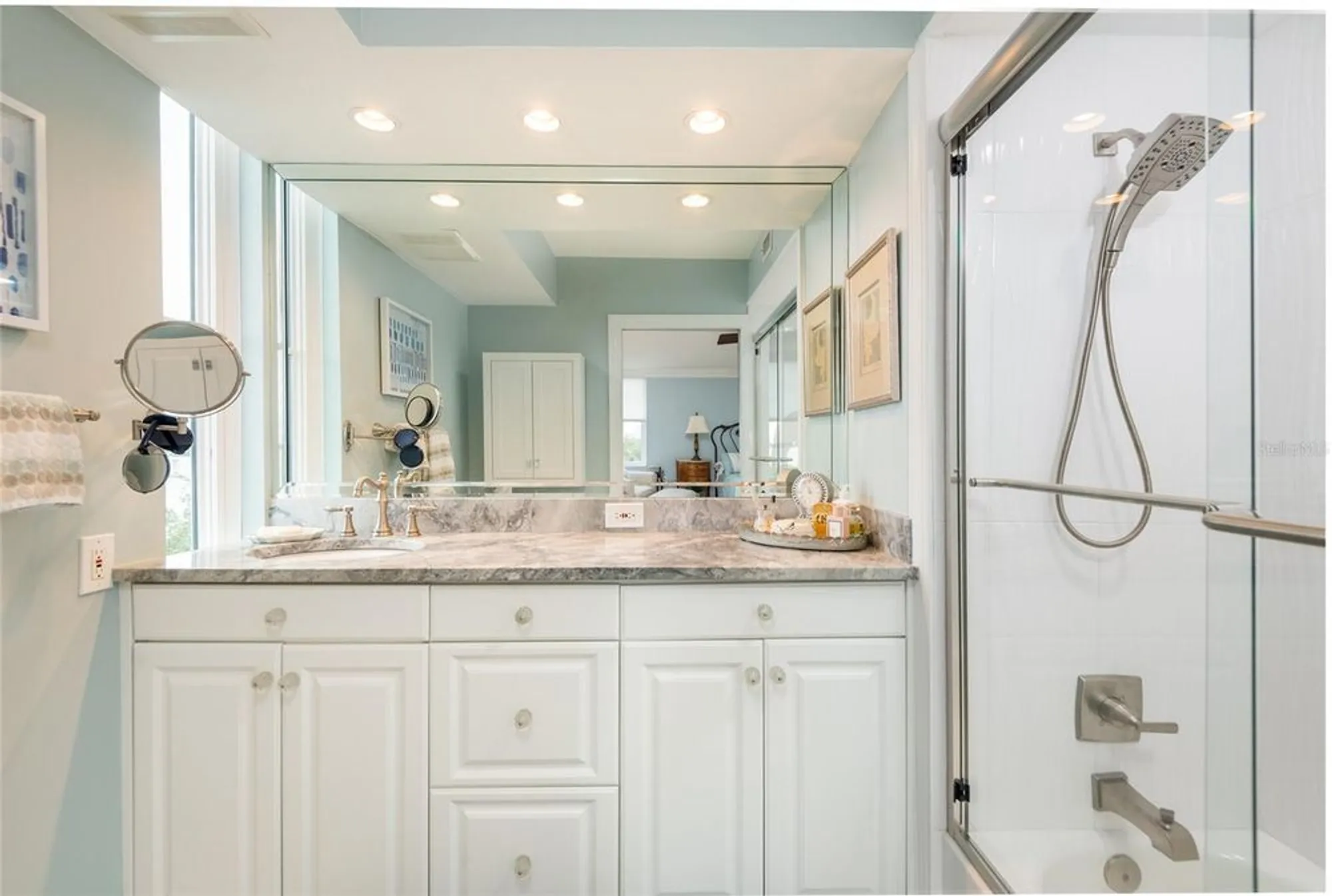 Property Slideshow image 19 of 37 | 2407 s ardson pl unit 601, Tampa, FL, 33629