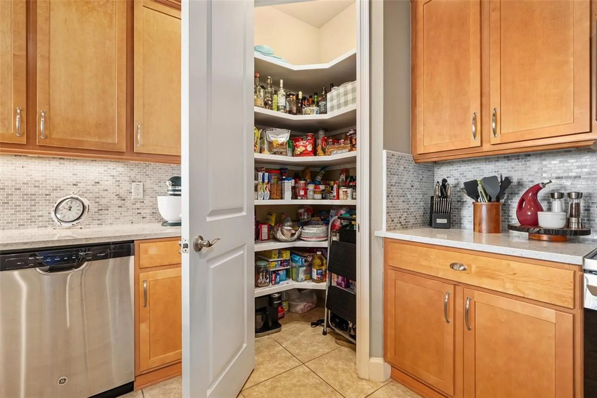 Property Slideshow image 28 of 65 | 820 aldenham ln, Ormond Beach, FL, 32174
