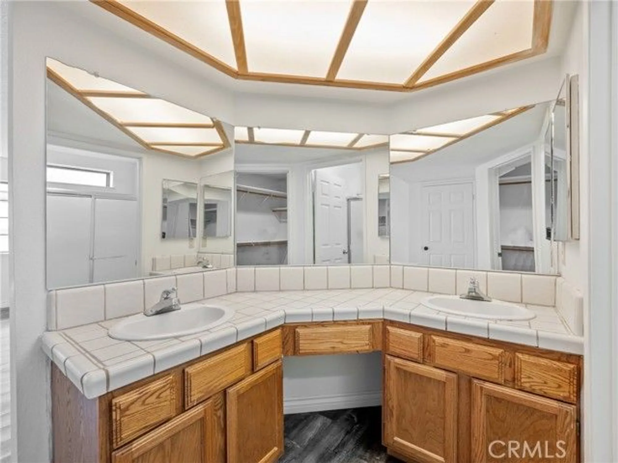 Property Slideshow image 17 of 37 | 19246 pine way, Apple Valley, CA, 92308