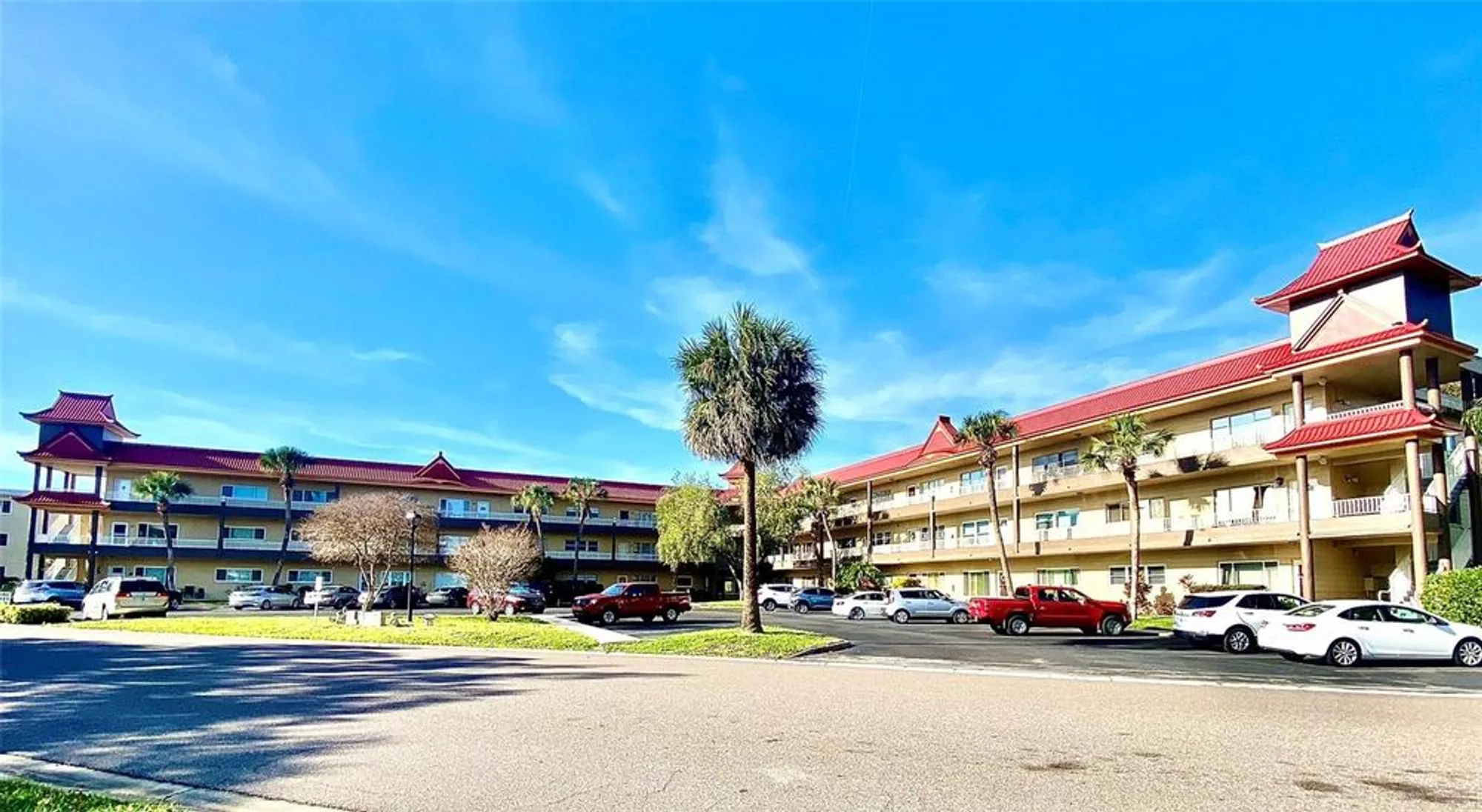 Property Slideshow image 1 of 55 | 2402 ecuadorian way apt 18, Clearwater, FL, 33763
