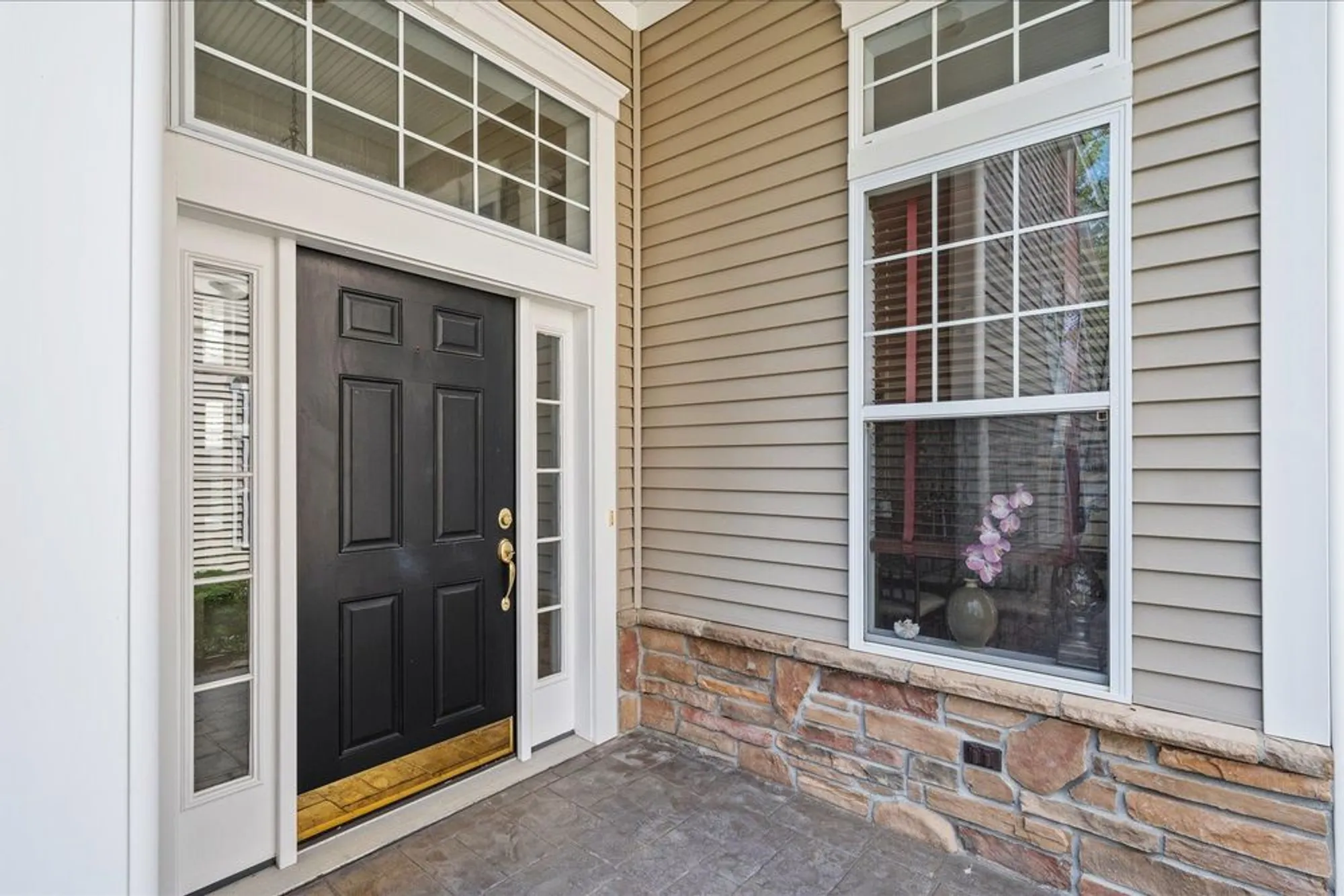 Property Slideshow image 1 of 24 | 226 sonata ct, Eastport, NY, 11941