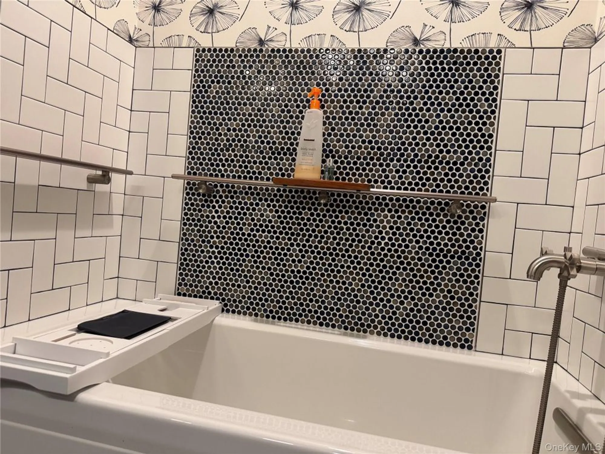 Property Slideshow image 14 of 17 | 910 altessa blvd, Melville, NY, 11747