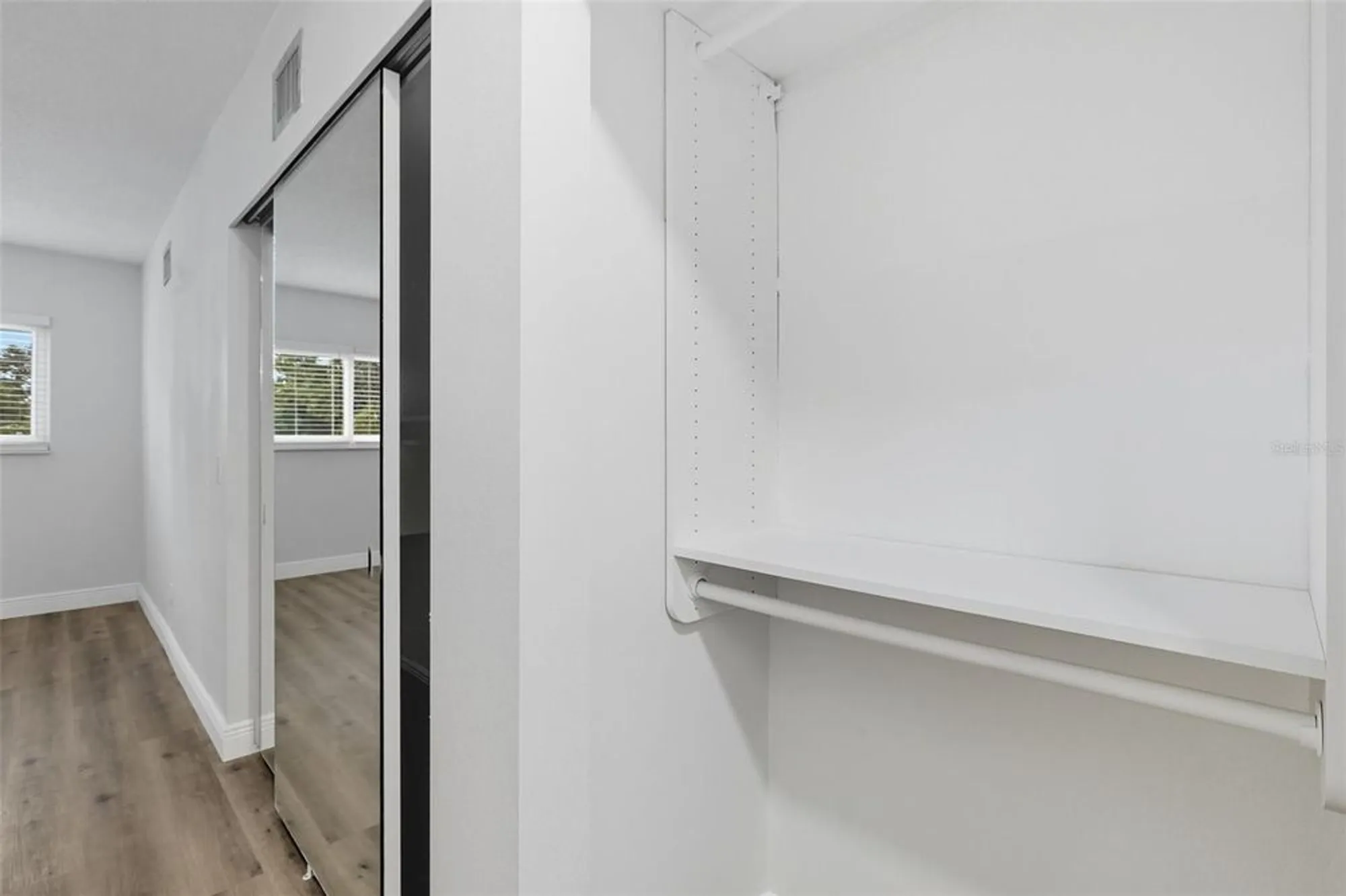 Property Slideshow image 19 of 28 | 2351 irish ln 21, Clearwater, FL, 33763