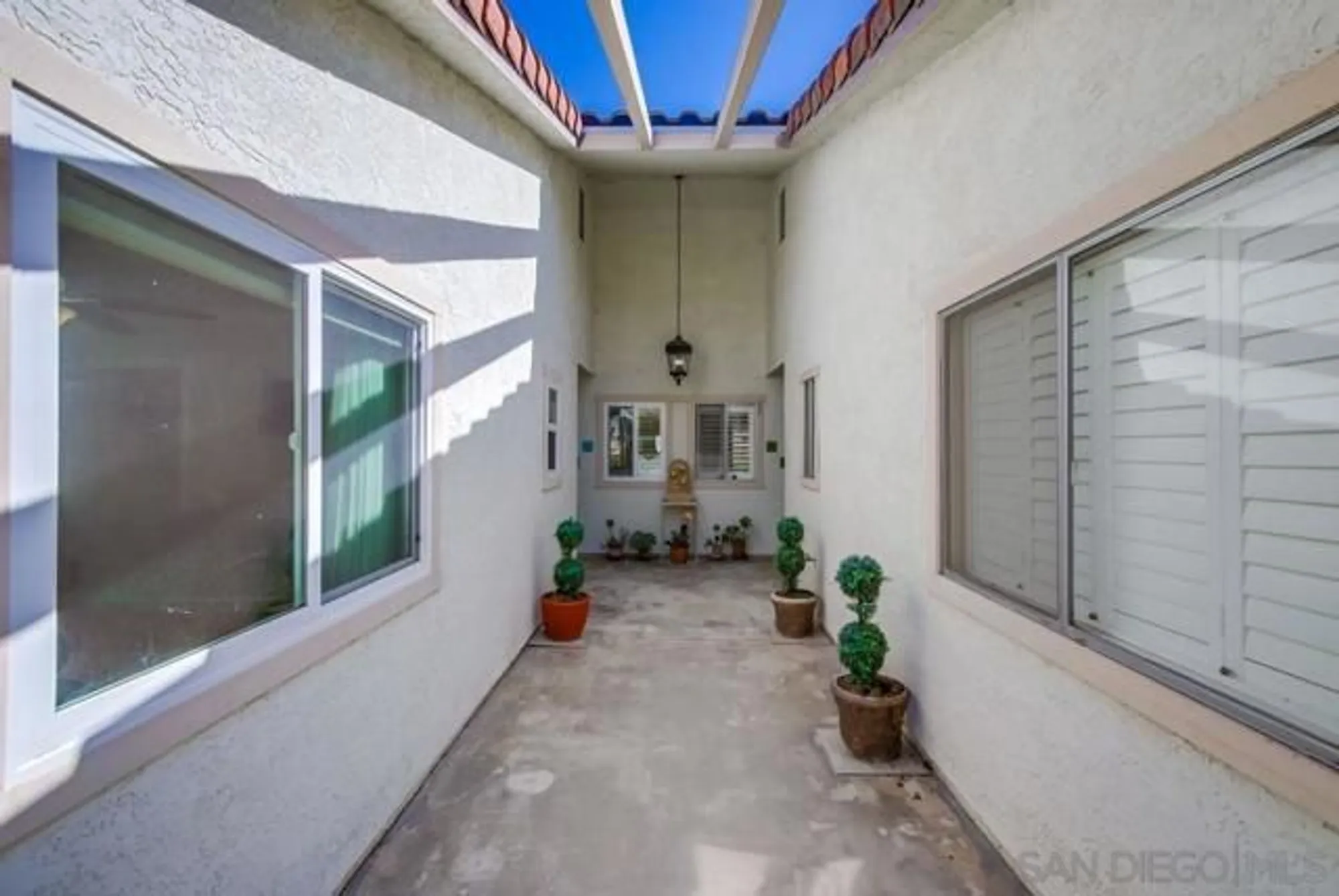 Property Slideshow image 6 of 32 | 1024 la tierra dr, San Marcos, CA, 92078