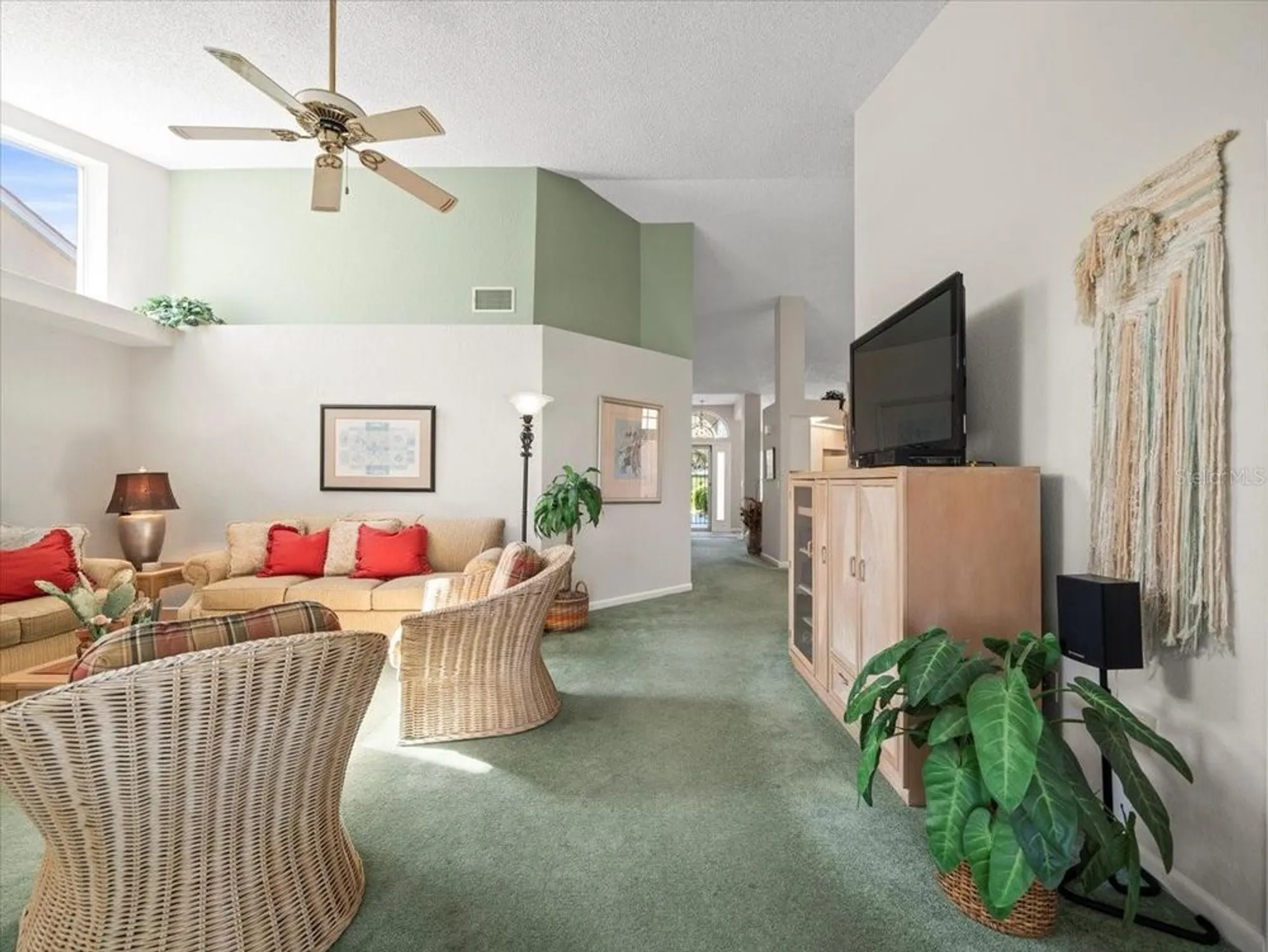 Property Slideshow image 17 of 58 | 9355 french quarters cir, Weeki Wachee, FL, 34613
