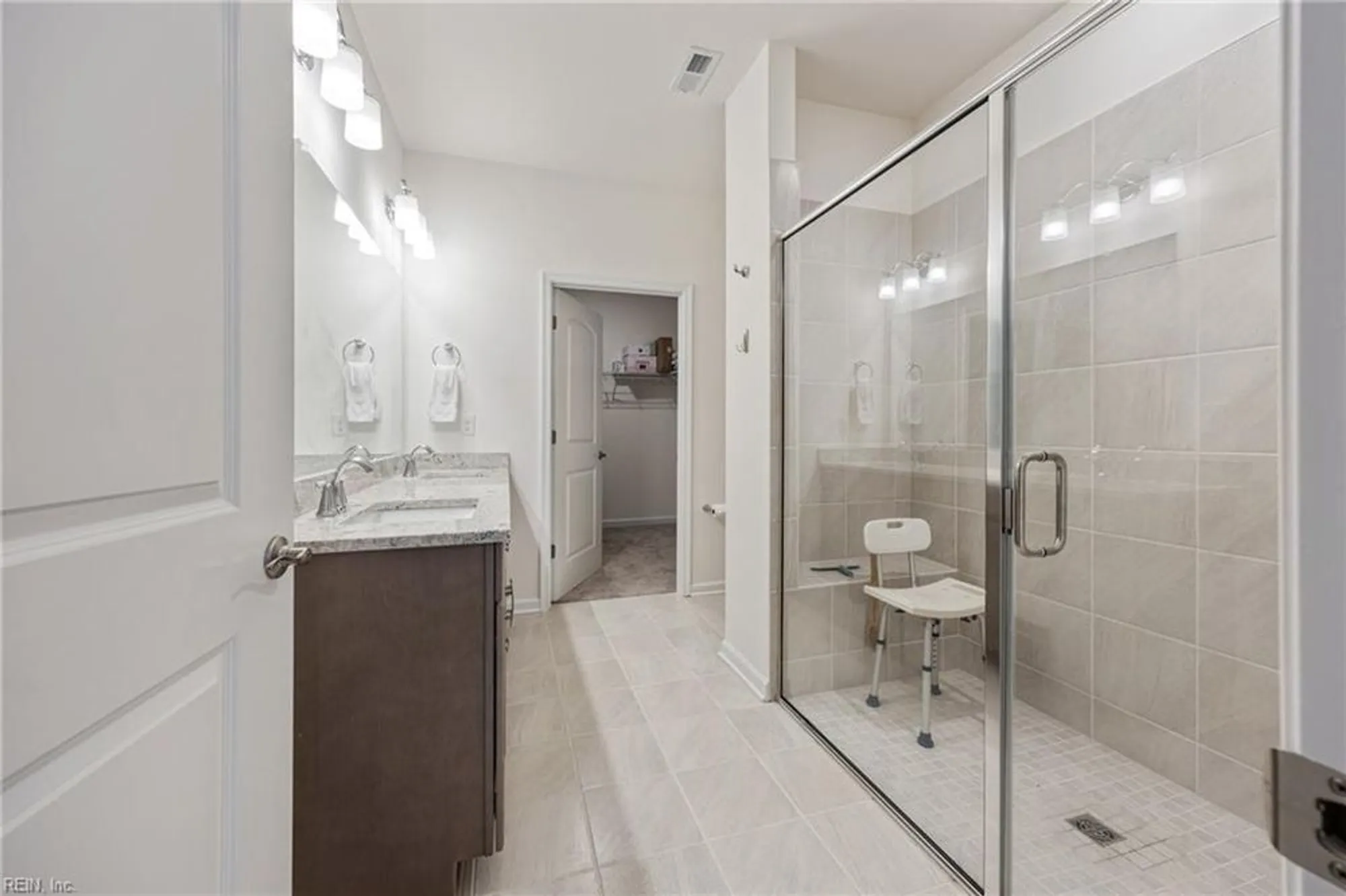 Property Slideshow image 17 of 39 | 221 richmond ave, Smithfield, VA, 23430