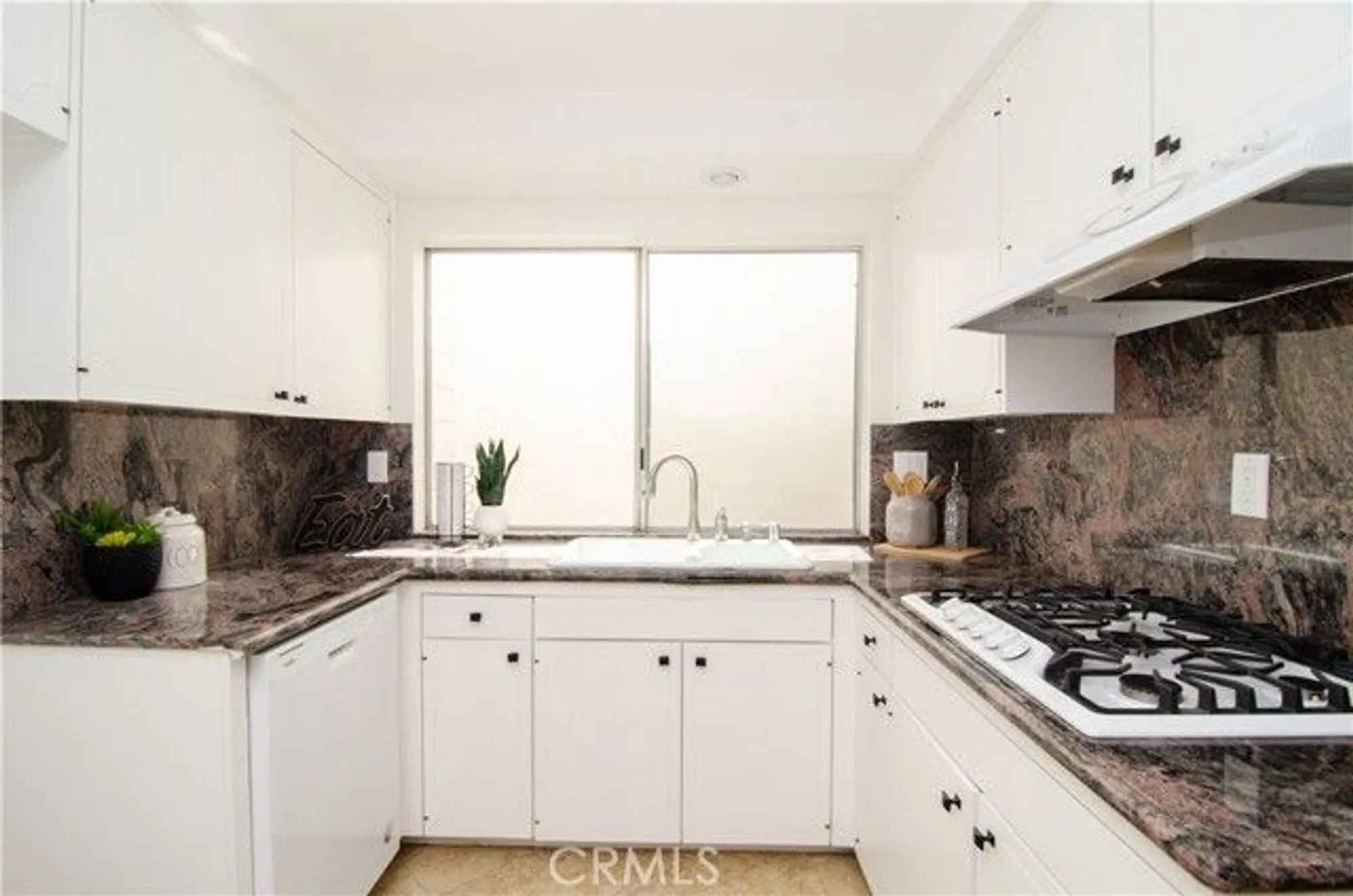 Property Slideshow image 11 of 44 | 26701 oak branch cir, Newhall, CA, 91321