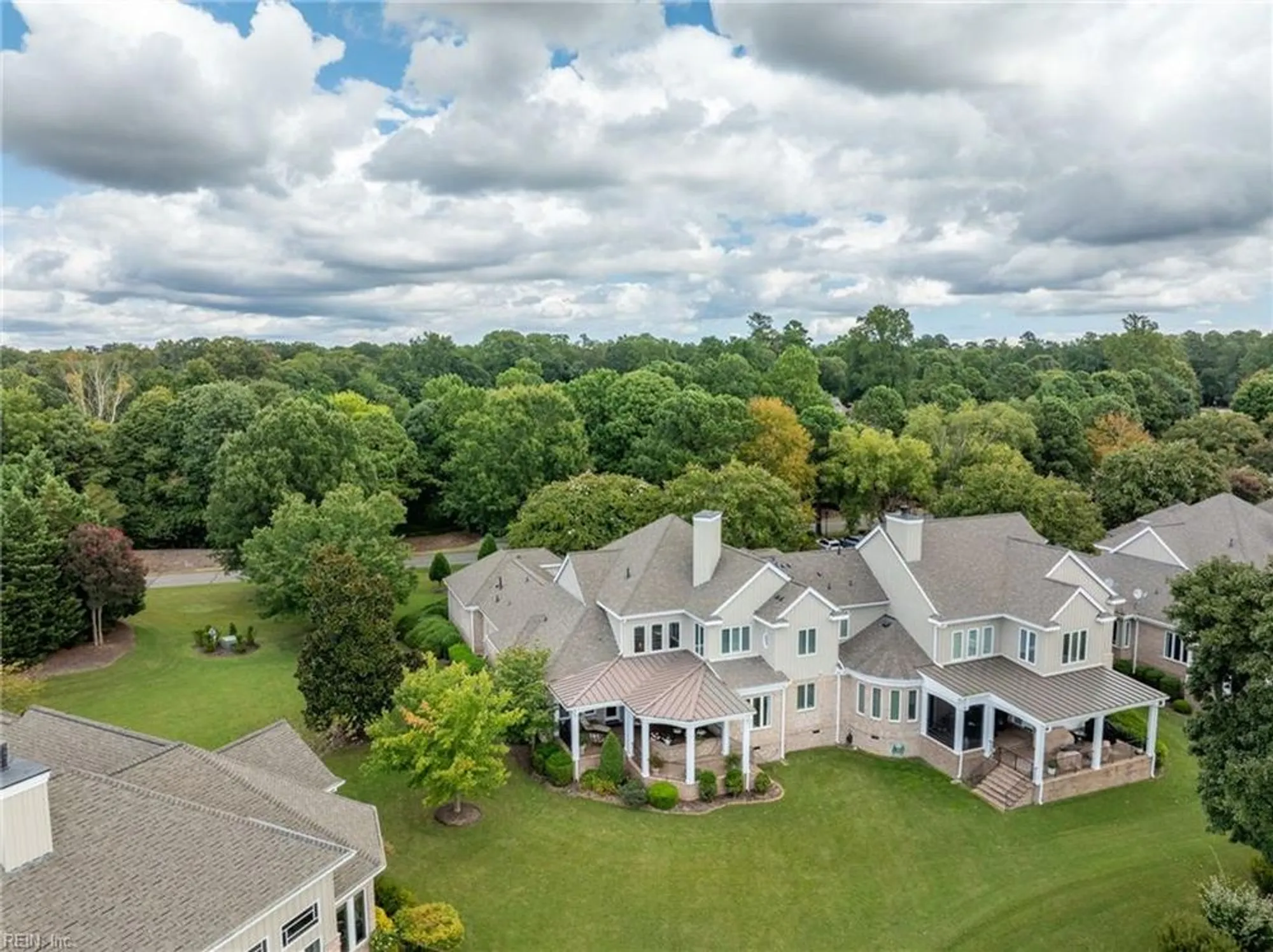 Property Slideshow image 2 of 34 | 215 rivers edge a, Williamsburg, VA, 23185