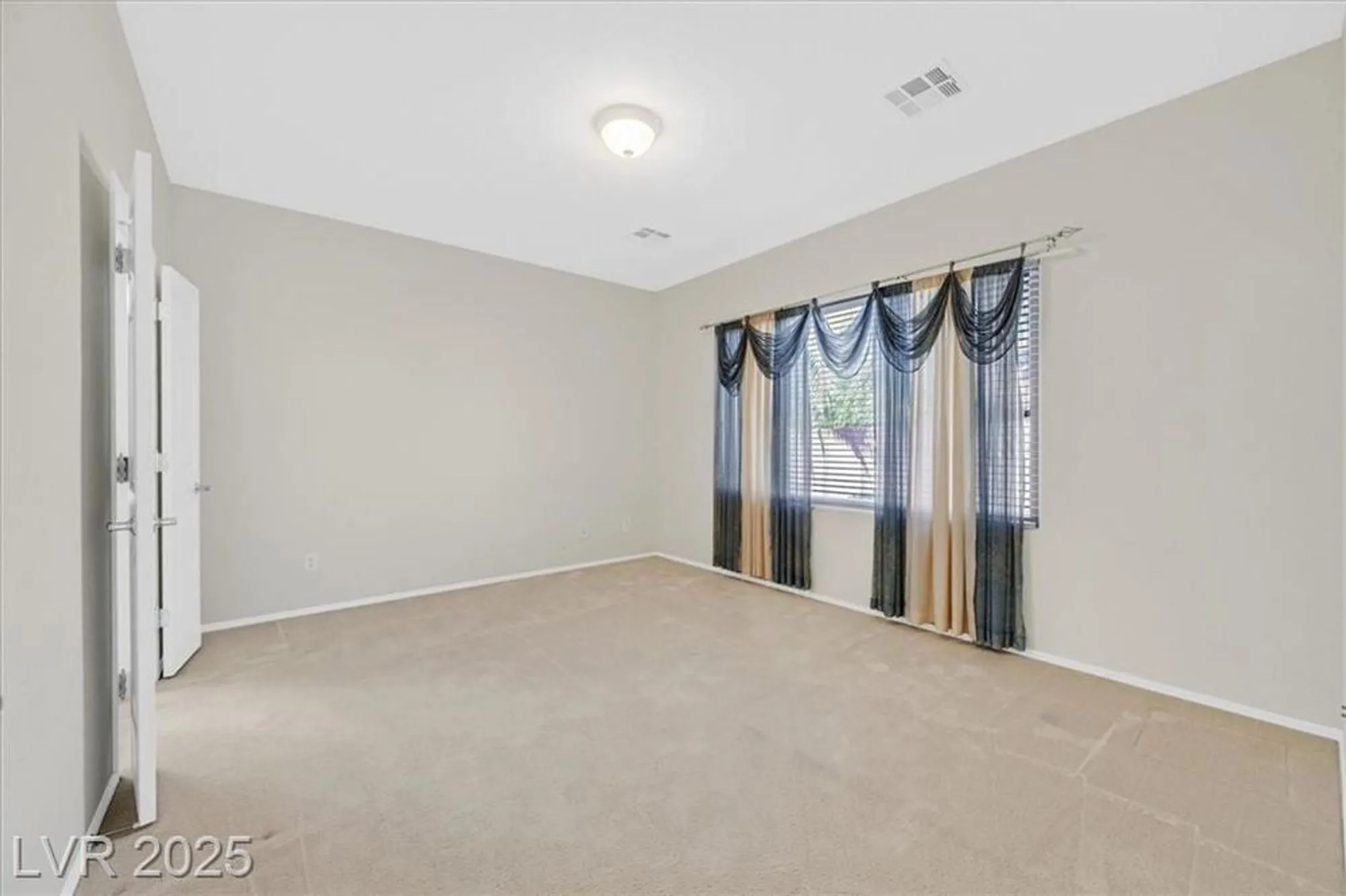 Property Slideshow image 11 of 39 | 6064 isola peak ave, Las Vegas, NV, 89122