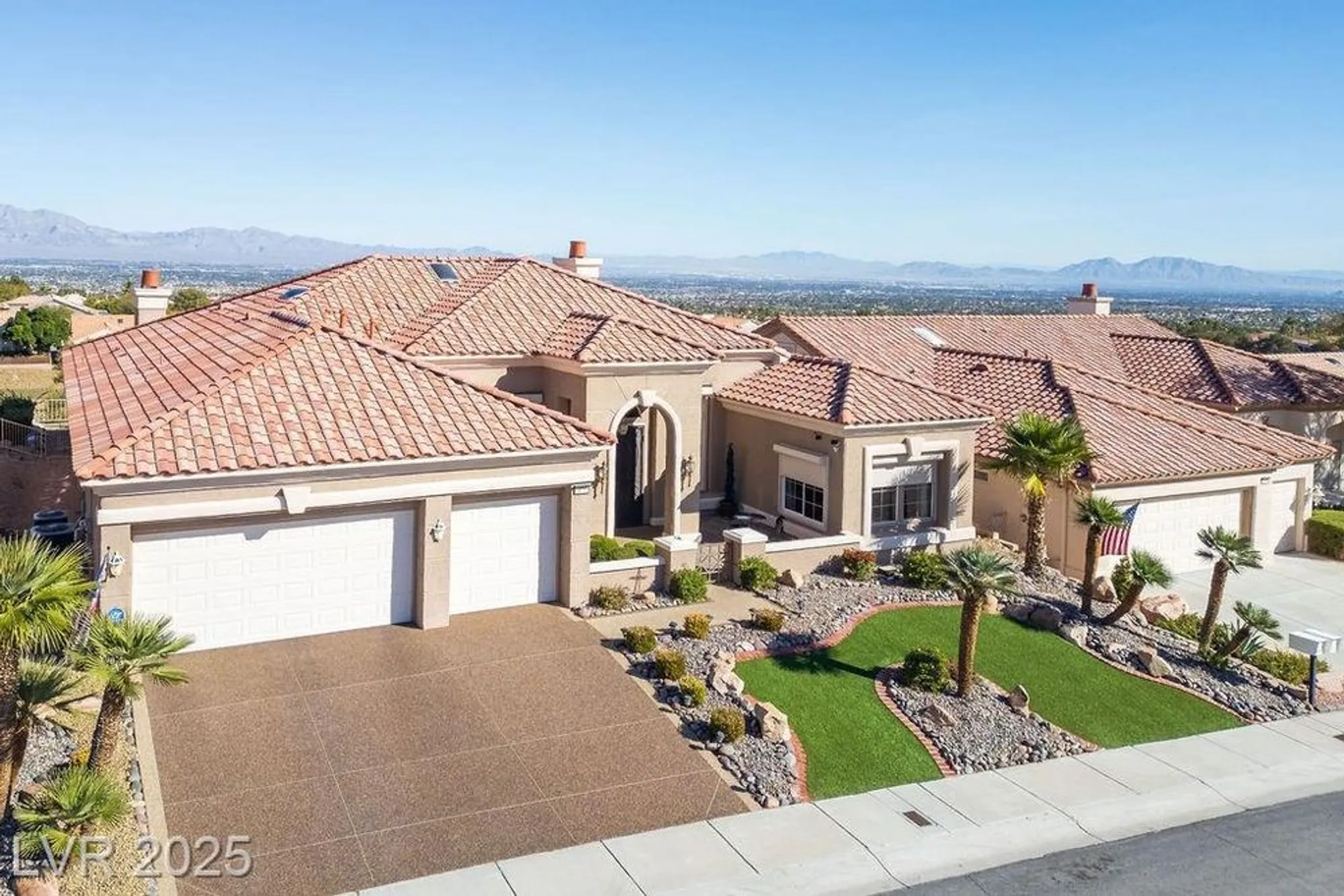 Property Slideshow image 57 of 99 | 10712 button willow dr, Las Vegas, NV, 89134