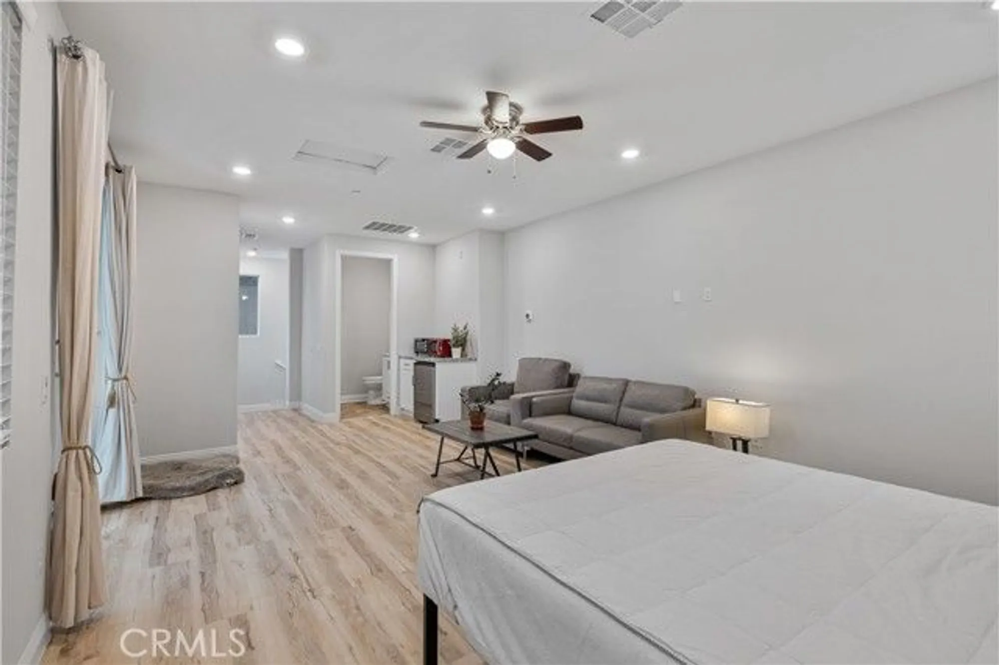 Property Slideshow image 36 of 55 | 20608 galloway dr, Santa Clarita, CA, 91350