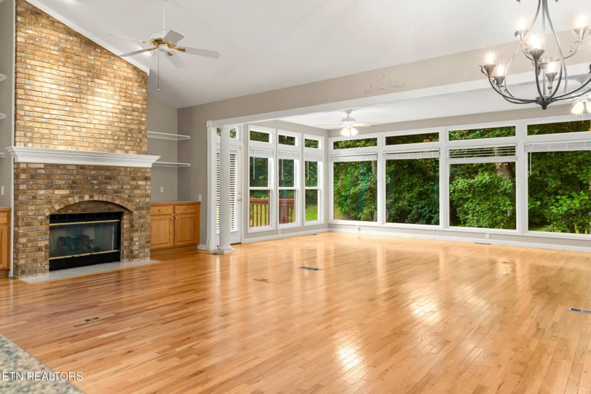 Property Slideshow image 7 of 58 | 123 inata cir, Loudon, TN, 37774