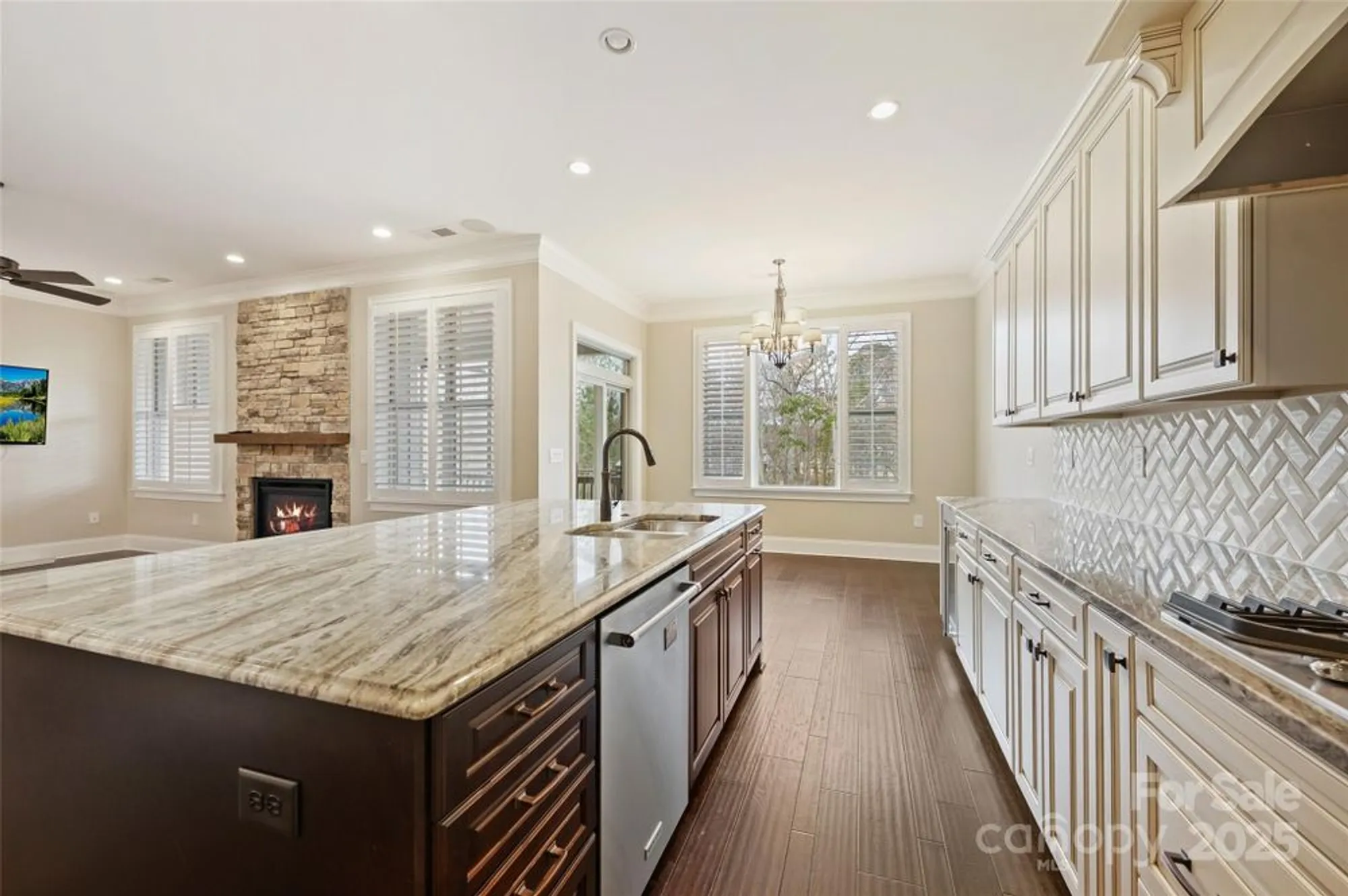 Property Slideshow image 13 of 27 | 14629 glen valley ct, Charlotte, NC, 28278