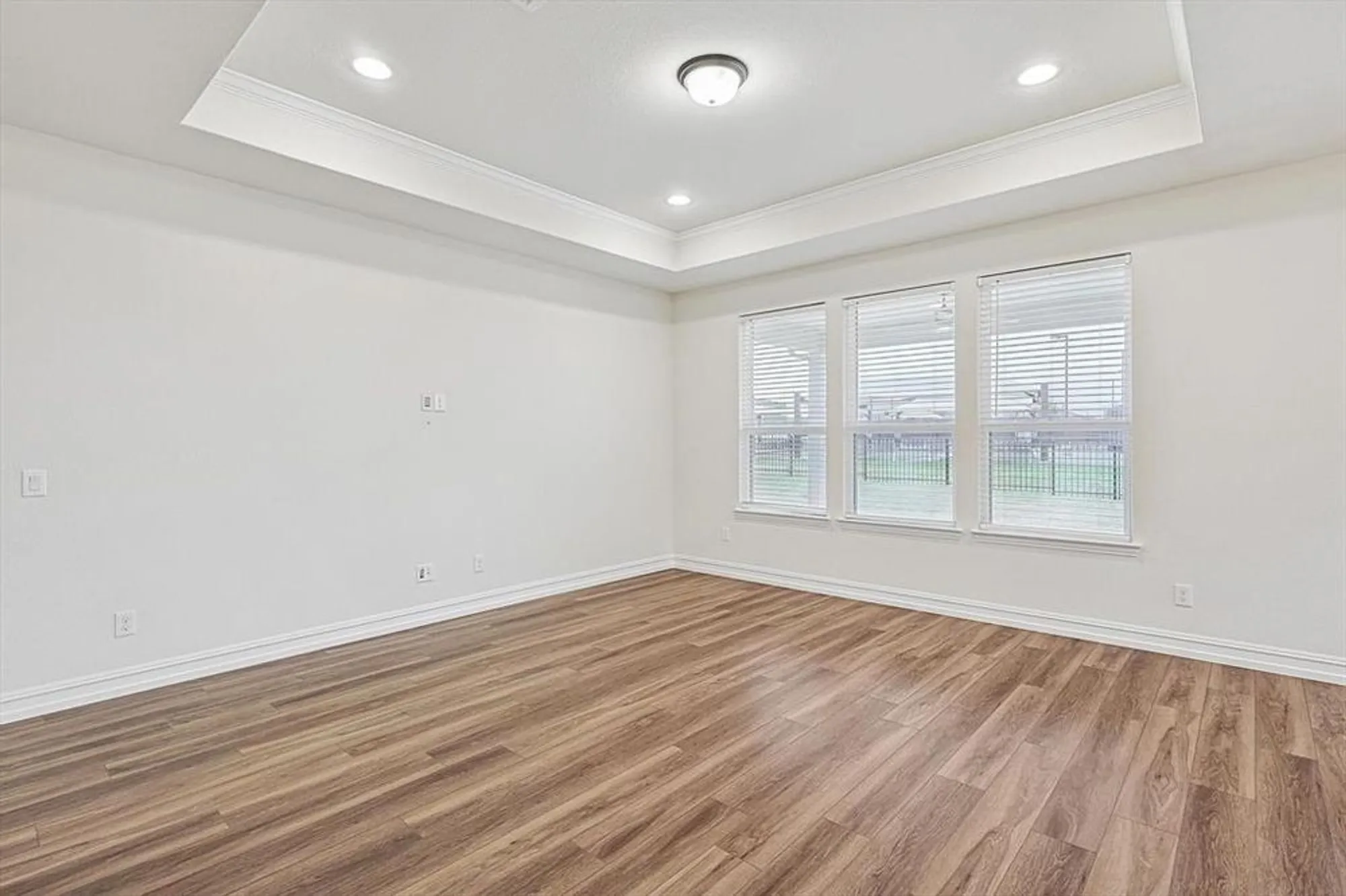 Property Slideshow image 19 of 33 | 948 memorial dr, Aubrey, TX, 76227