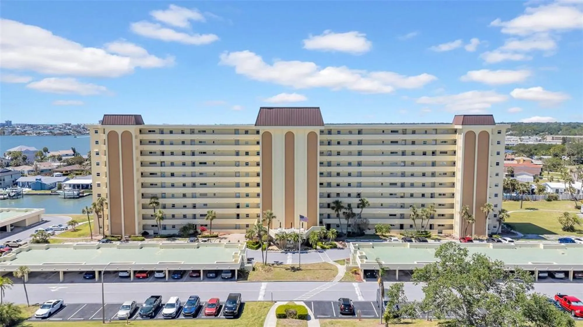 Property Slideshow image 37 of 49 | 4725 cove cir apt 302, St Petersburg, FL, 33708