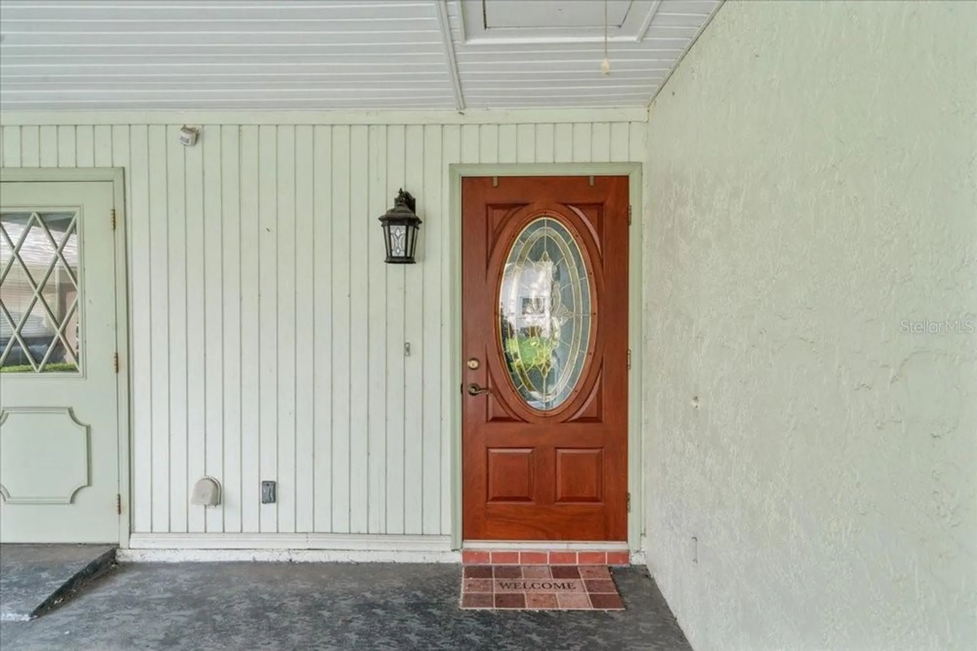 Property Slideshow image 4 of 34 | 2214 highclere cir # 6, Sun City Center, FL, 33573