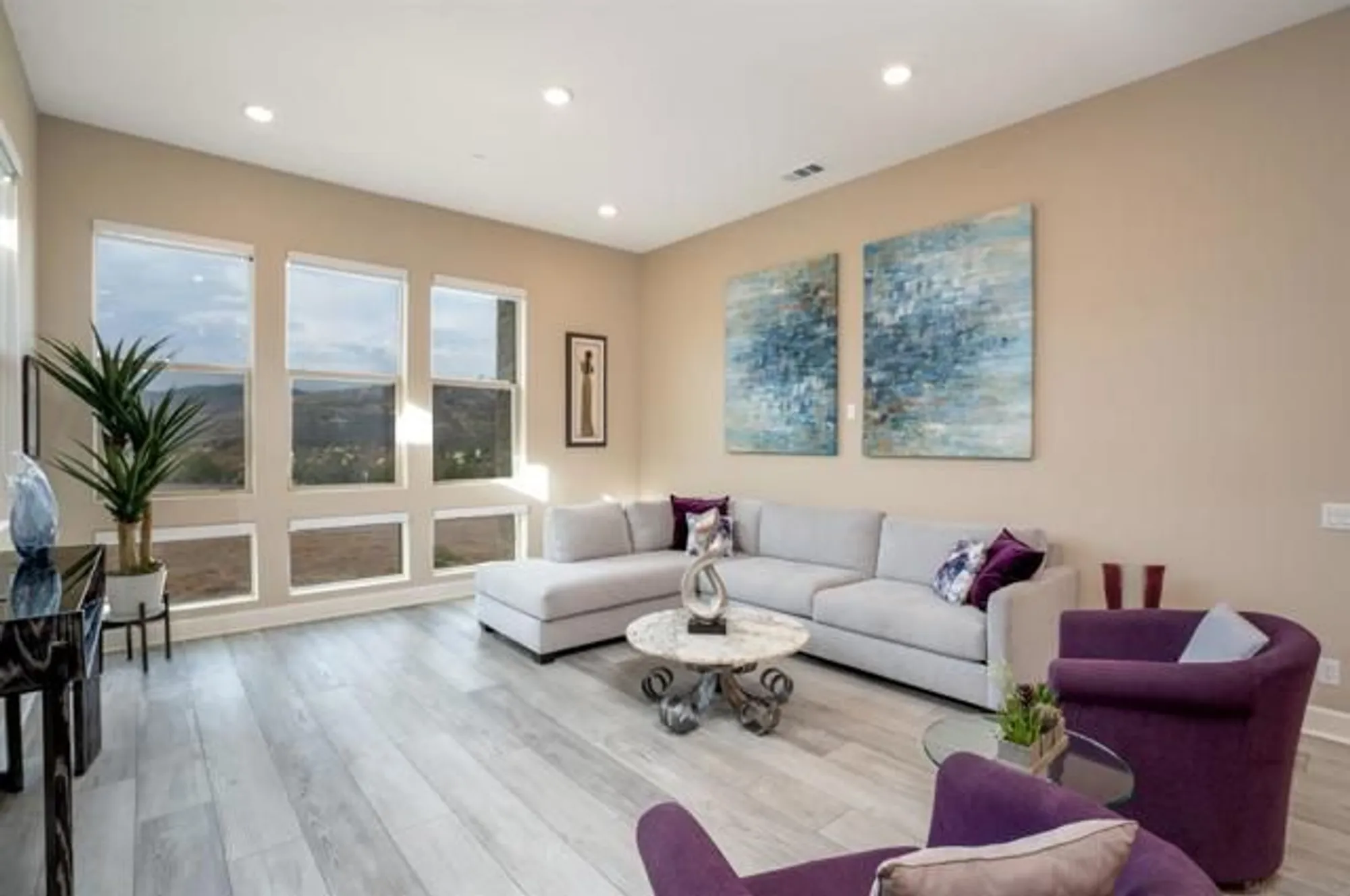 Property Slideshow image 13 of 41 | 16750 coyote bush dr 108, San Diego, CA, 92127