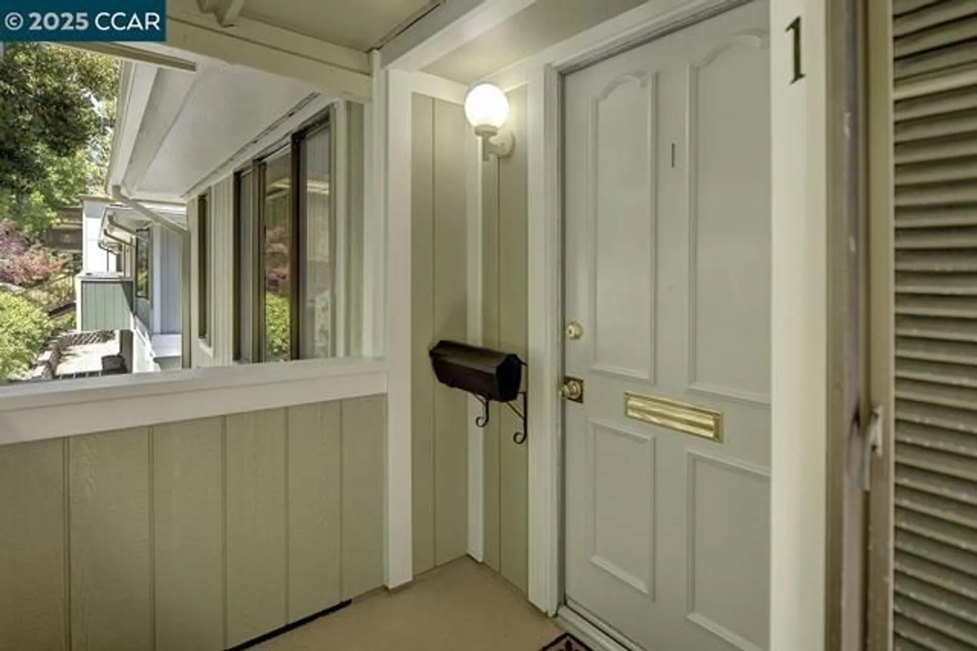 Property Slideshow image 4 of 34 | 1333 singingwood ct apt 1, Walnut Creek, CA, 94595