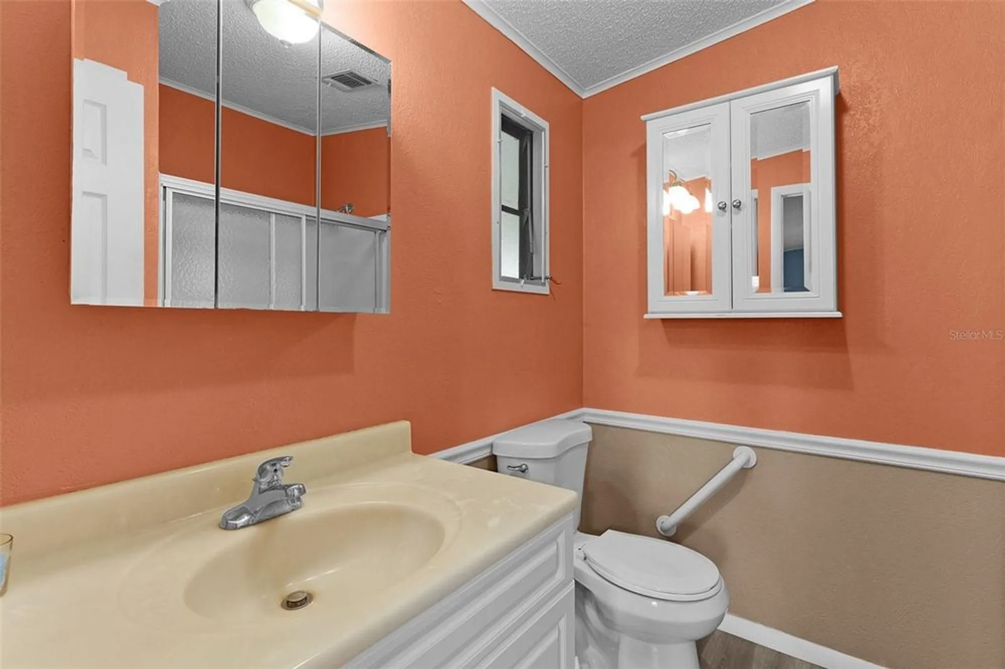 Property Slideshow image 21 of 46 | 817 hibiscus dr, The Villages, FL, 32159