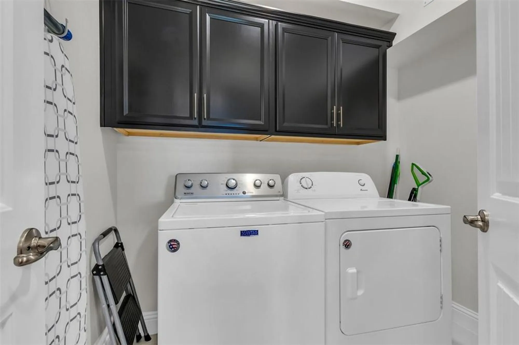 Property Slideshow image 28 of 34 | 1735 wittington pl apt 2302, Dallas, TX, 75234