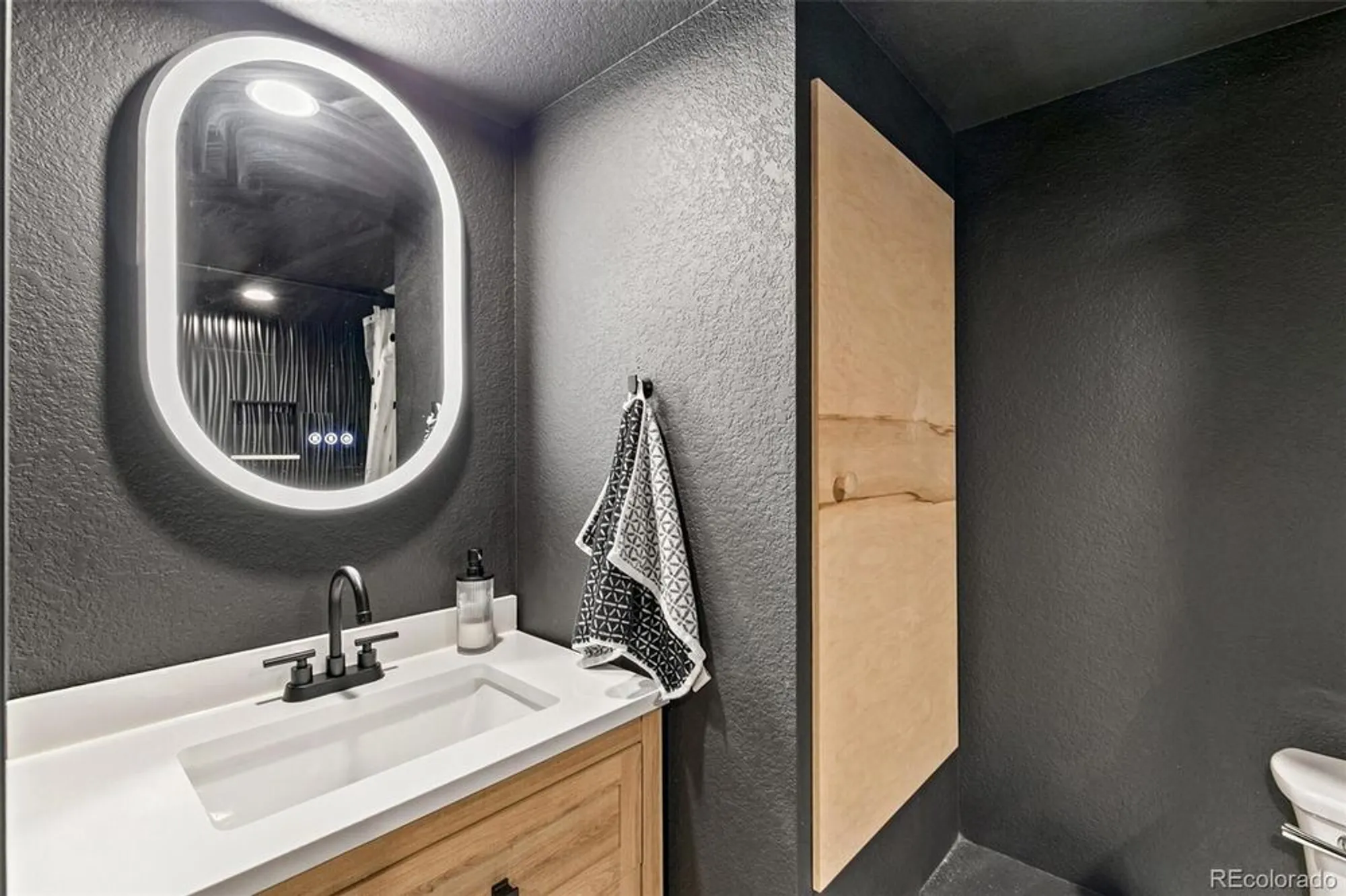 Property Slideshow image 34 of 40 | 3885 red valley cir, Castle Rock, CO, 80104