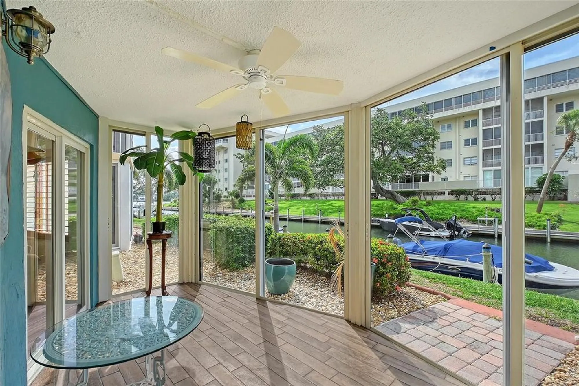 Property Slideshow image 14 of 65 | 1300 n portofino dr apt 103, Sarasota, FL, 34242