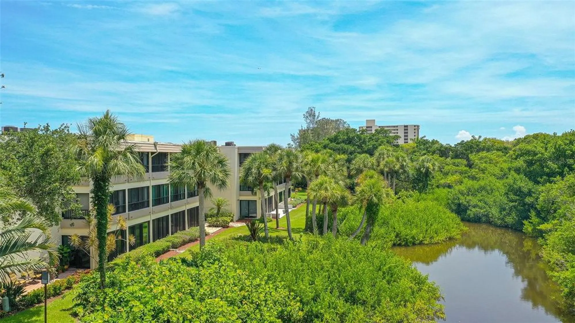 Property Slideshow image 23 of 91 | 225 hourglass way apt 103, Sarasota, FL, 34242