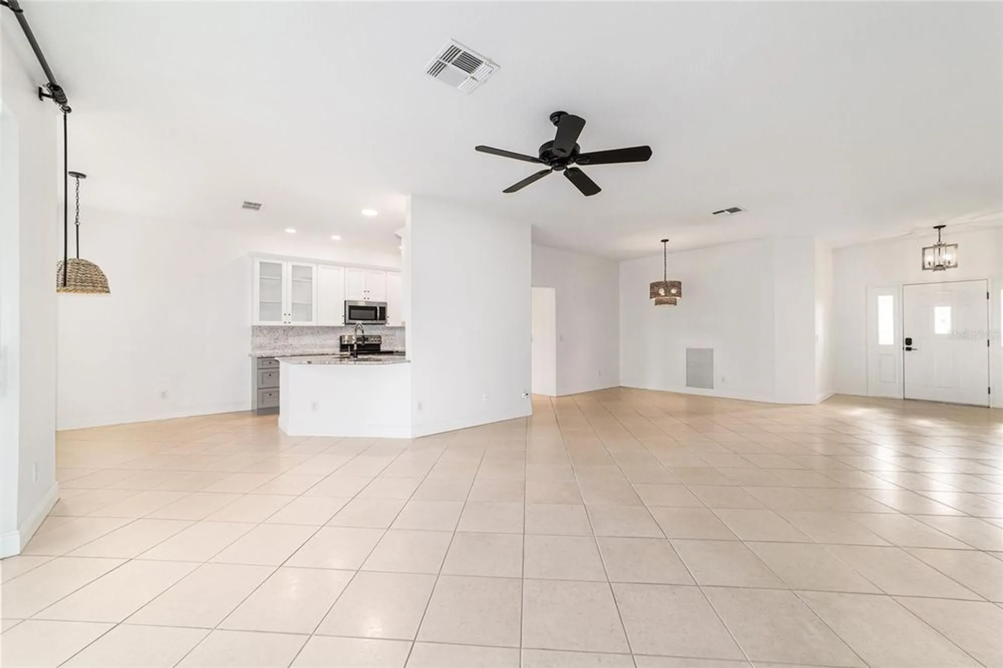 Property Slideshow image 10 of 39 | 9265 sw 93rd cir, Ocala, FL, 34481