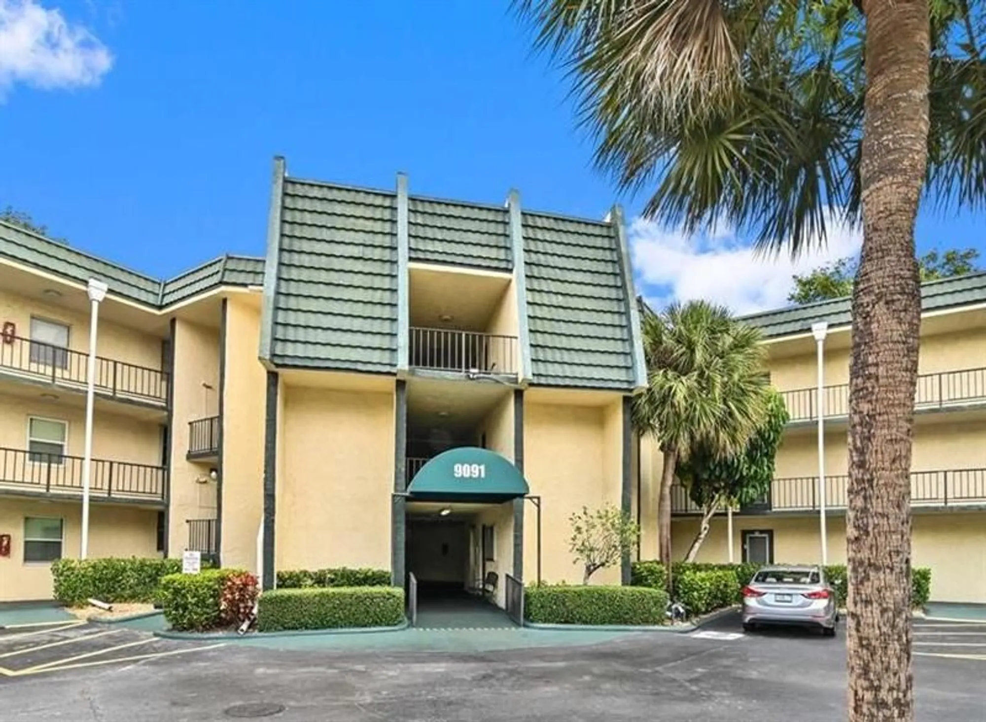 Property Slideshow image 1 of 21 | 9091 lime bay blvd apt 109, Tamarac, FL, 33321