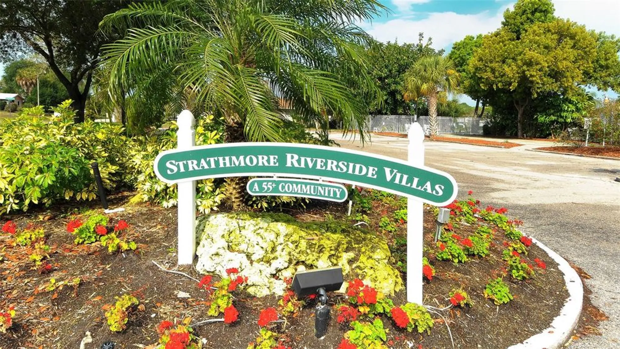 Property Slideshow image 65 of 86 | 2016 riverbluff pkwy v328, Sarasota, FL, 34231