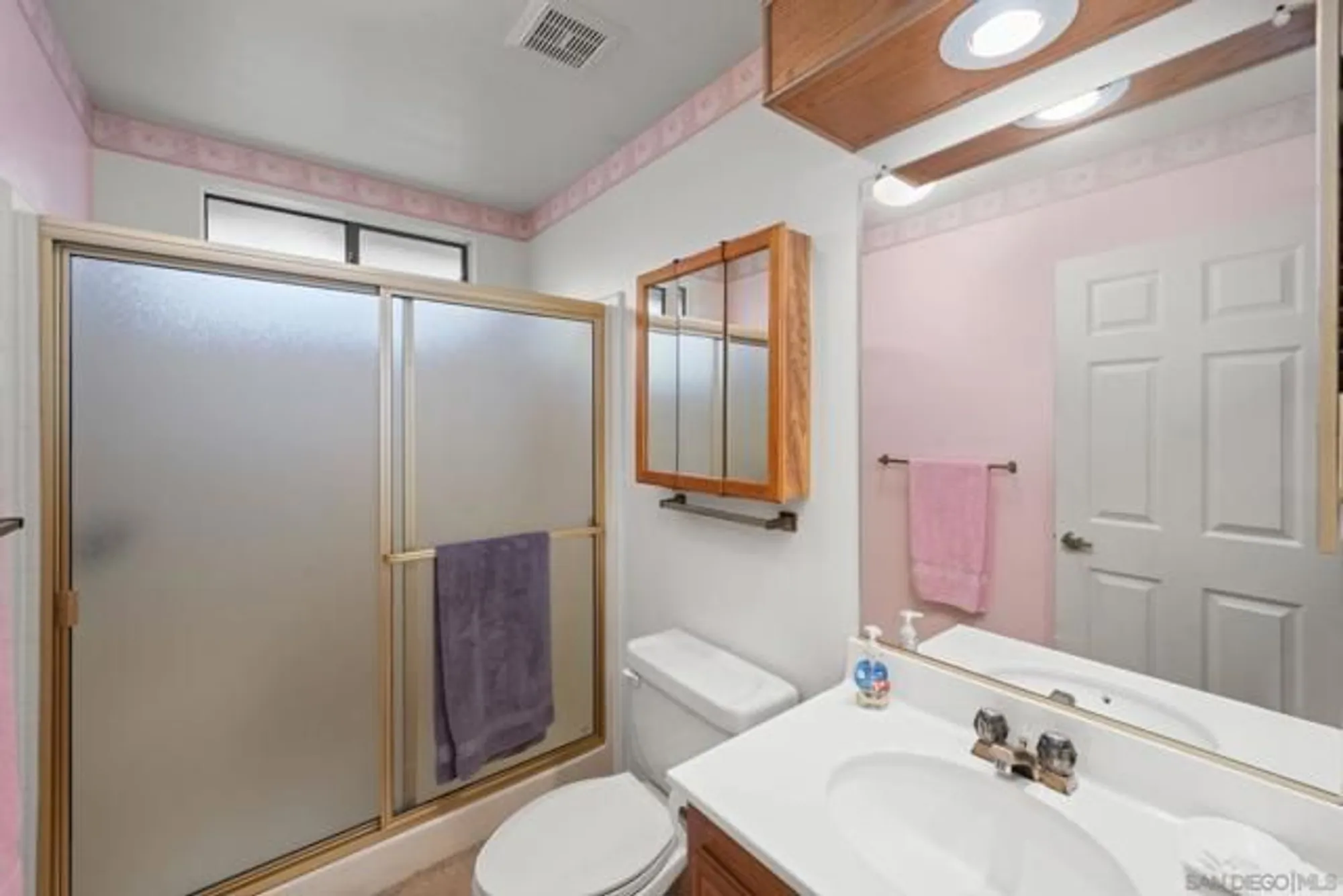 Property Slideshow image 31 of 37 | 4465 topaz ln, Oceanside, CA, 92056