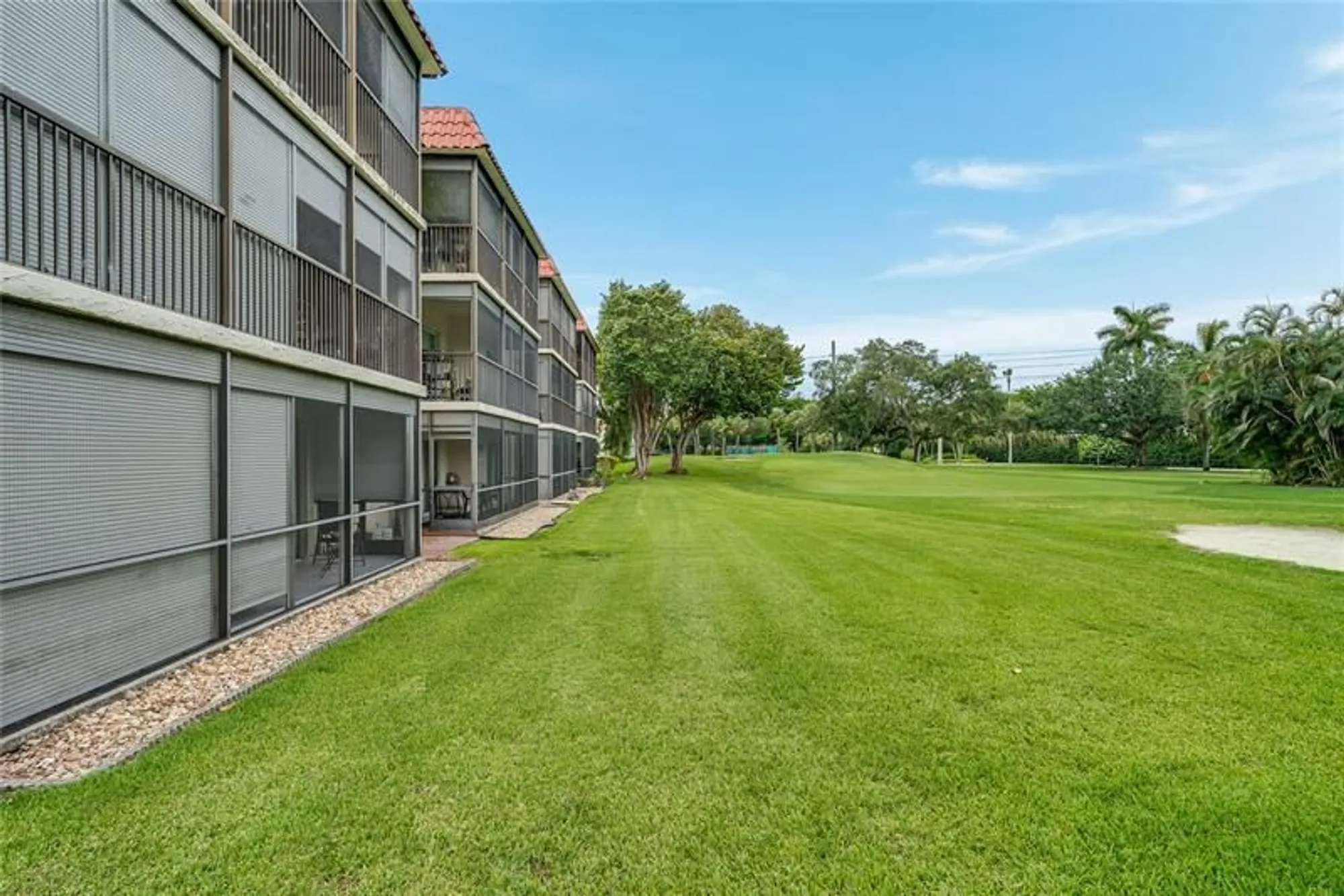 Property Slideshow image 18 of 57 | 271 s hollybrook dr 304, Pembroke Pines, FL, 33025