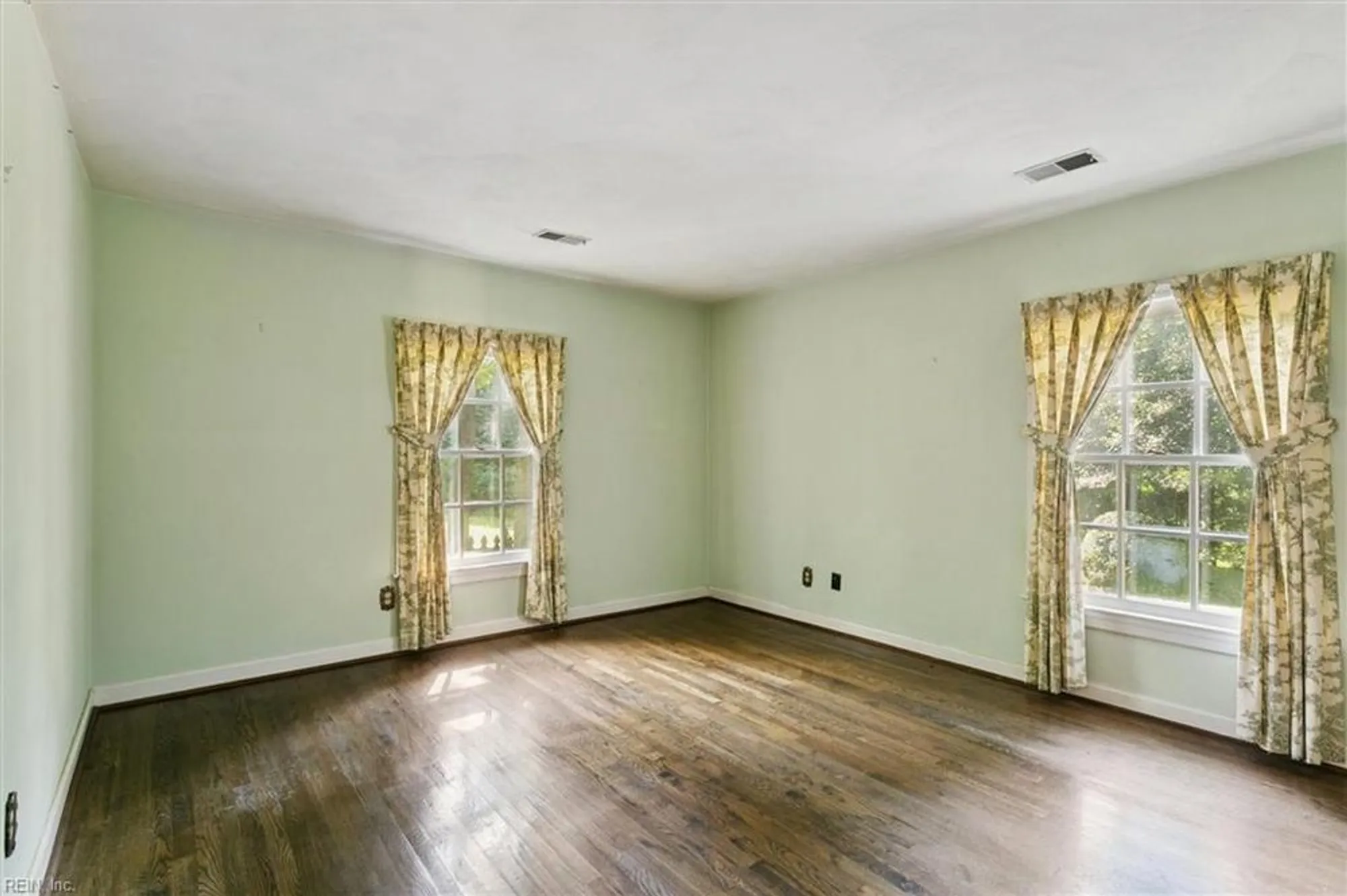 Property Slideshow image 26 of 36 | 5 hampton ky, Williamsburg, VA, 23185