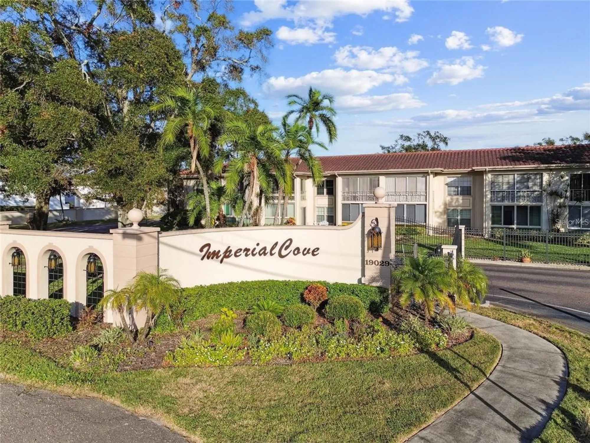 Property Slideshow image 4 of 27 | 19029 us highway 19 n apt 10d, Clearwater, FL, 33764