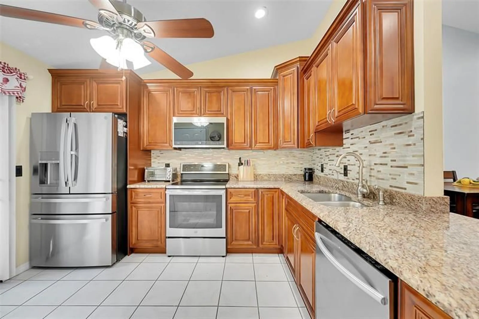 Property Slideshow image 12 of 53 | 468 long bow ct # 468, Royal Palm Beach, FL, 33411