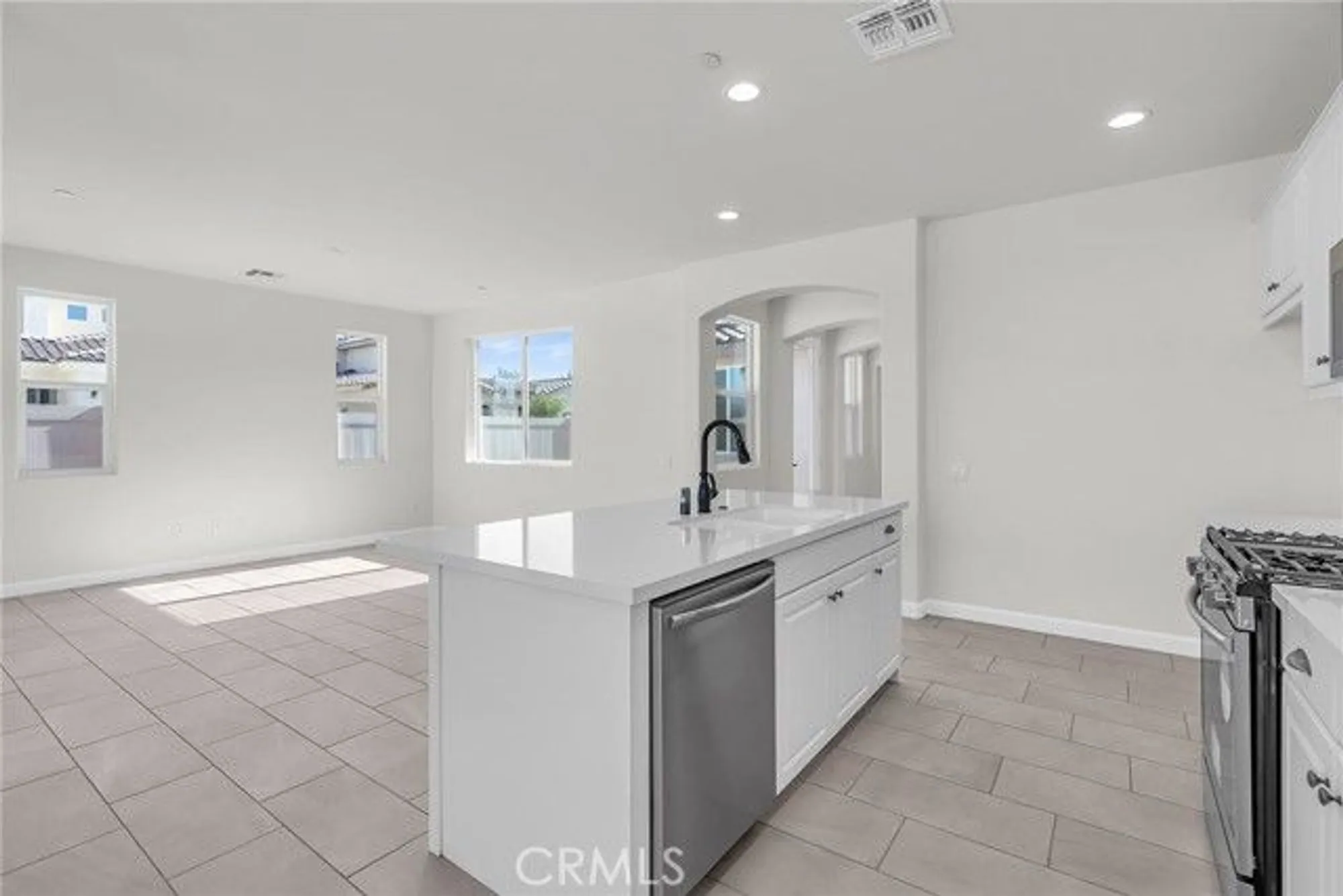 Property Slideshow image 8 of 42 | 7444 desert sky dr, Yucca Valley, CA, 92284