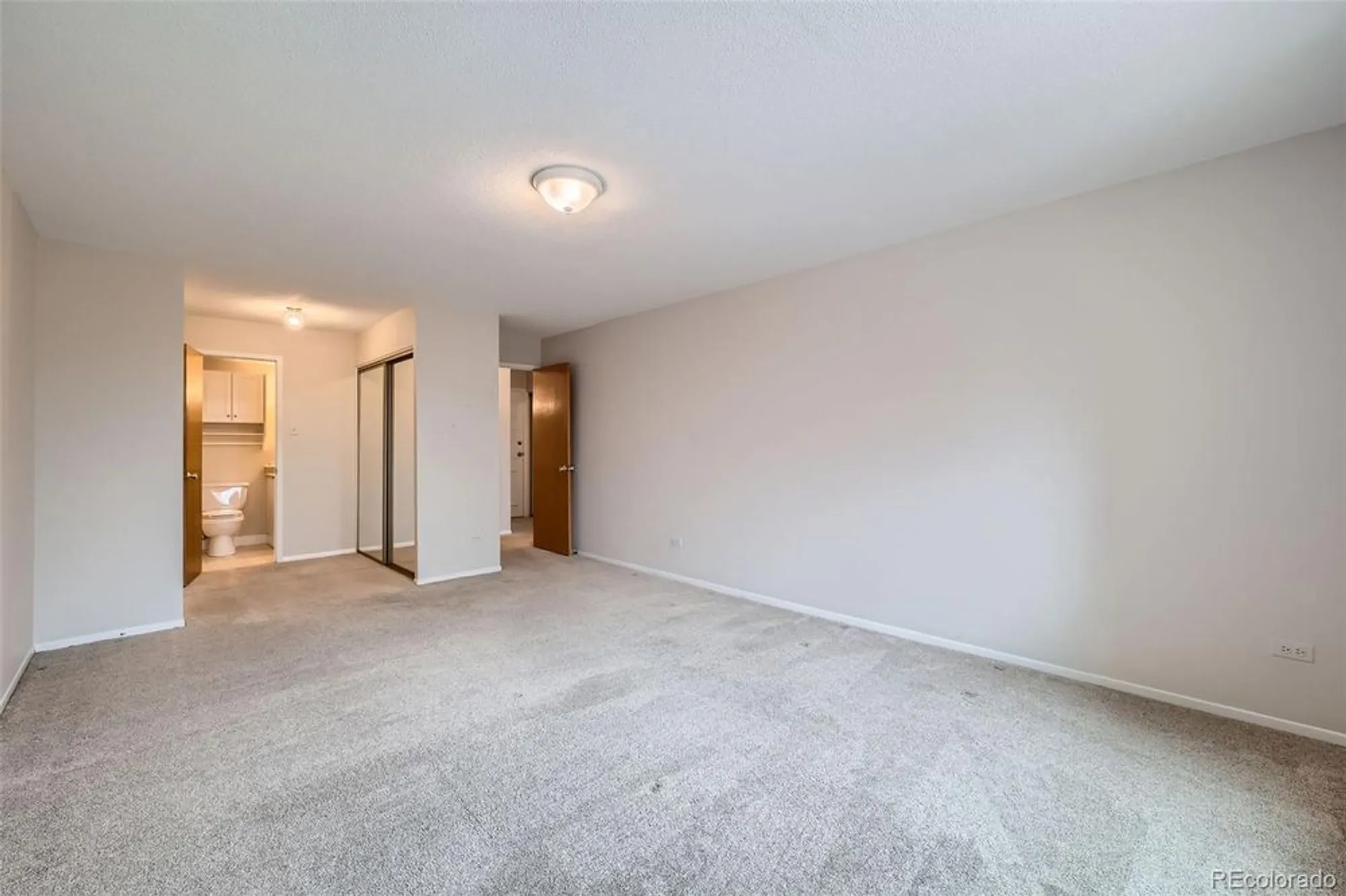 Property Slideshow image 5 of 12 | 655 s alton way 6c, Denver, CO, 80247