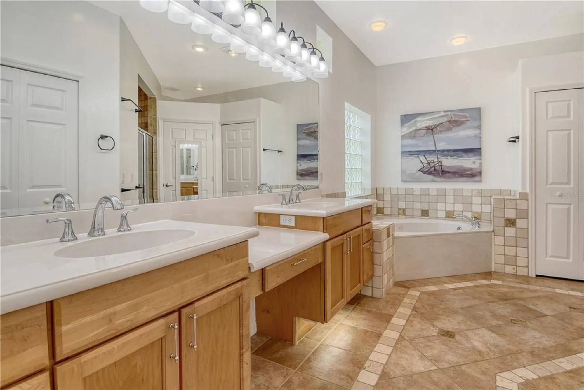 Property Slideshow image 23 of 52 | 340 bermuda ct 5, Venice, FL, 34293