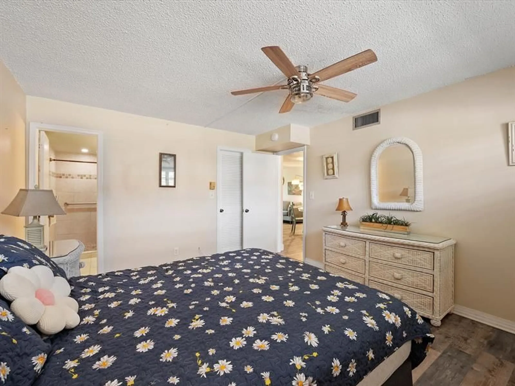 Property Slideshow image 15 of 33 | 311 s hollybrook dr apt 104, Pembroke Pines, FL, 33025