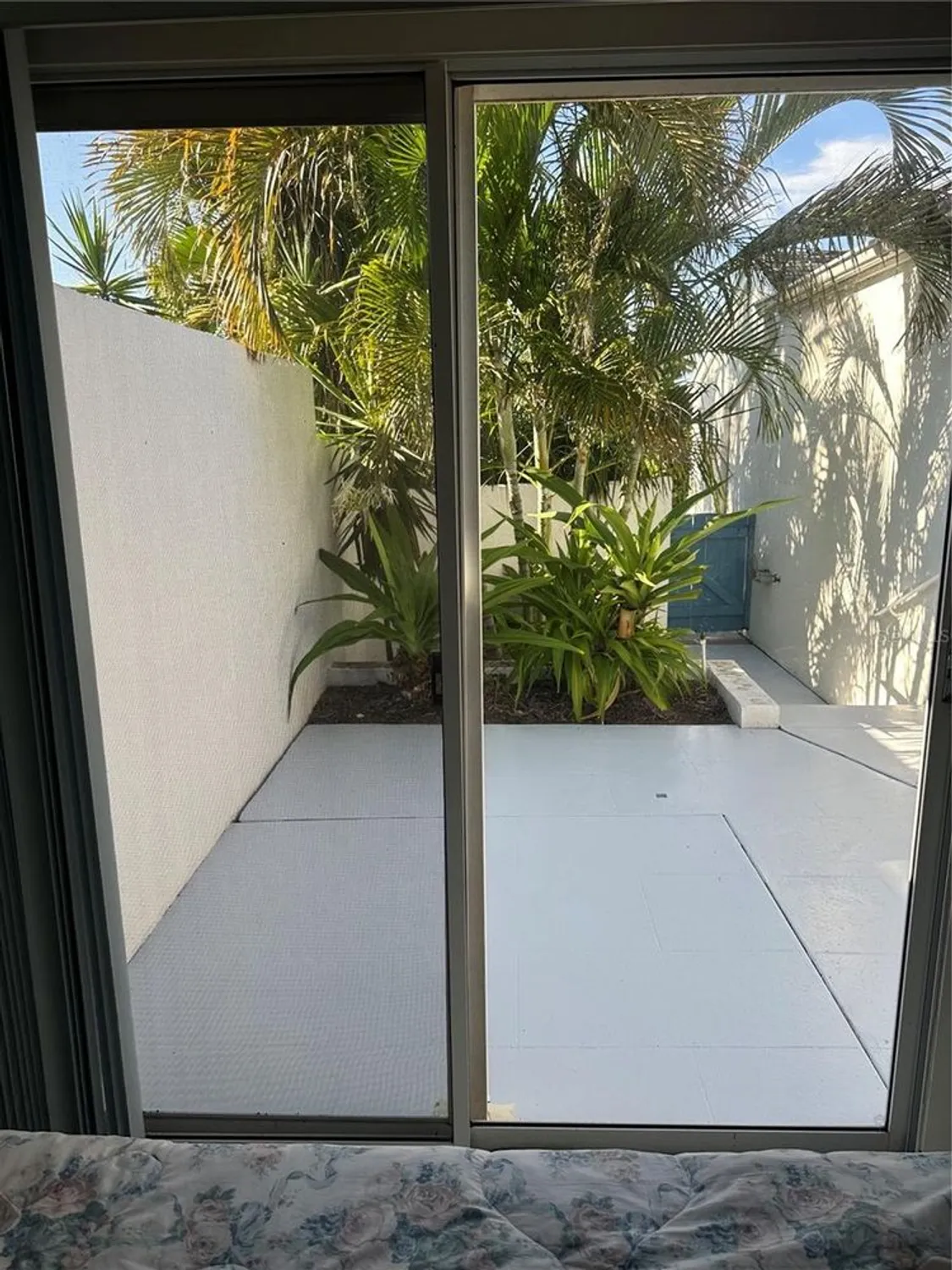 Property Slideshow image 15 of 37 | 967 waterside ln, Bradenton, FL, 34209