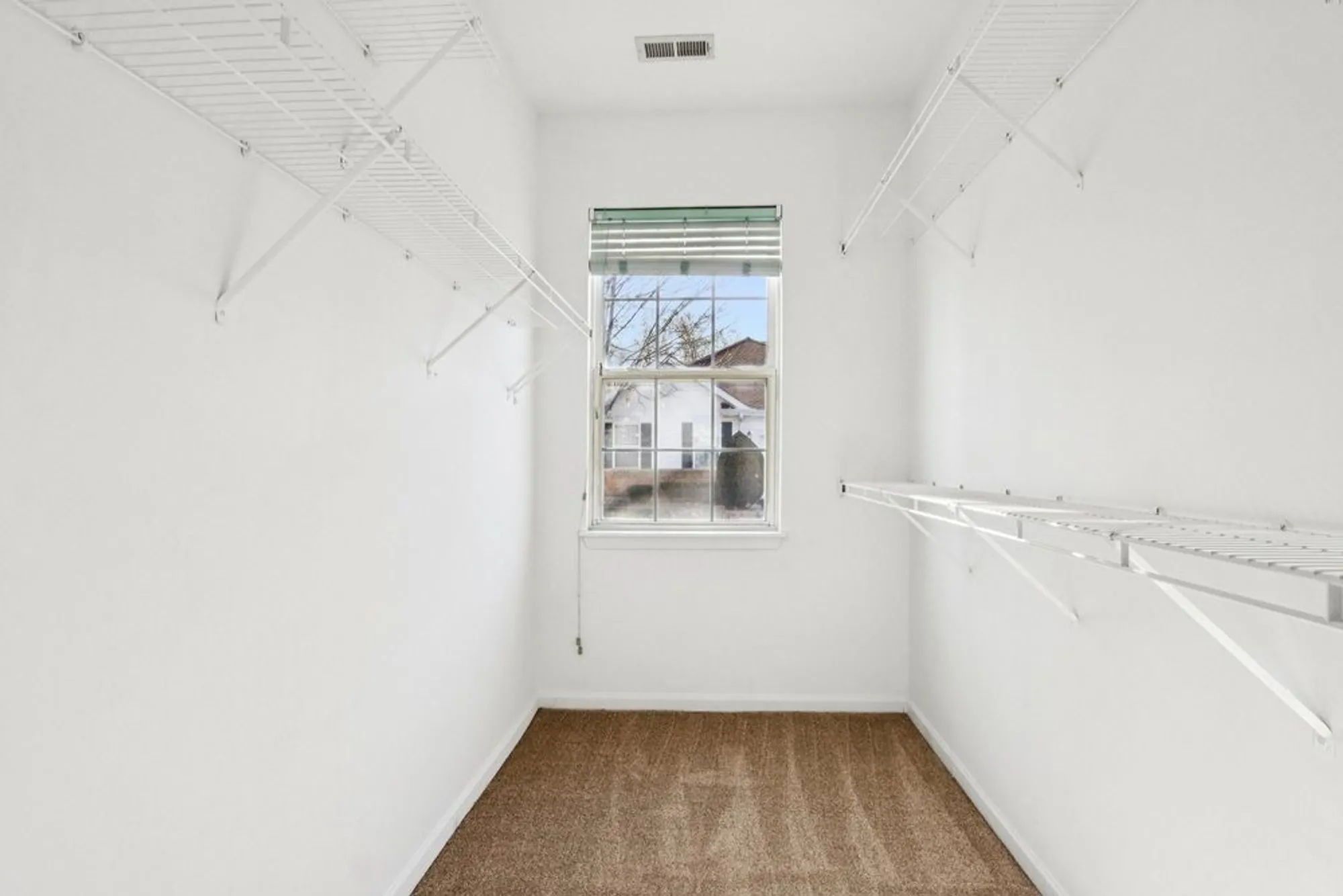 Property Slideshow image 17 of 38 | 13322 s bayberry ln, Plainfield, IL, 60544