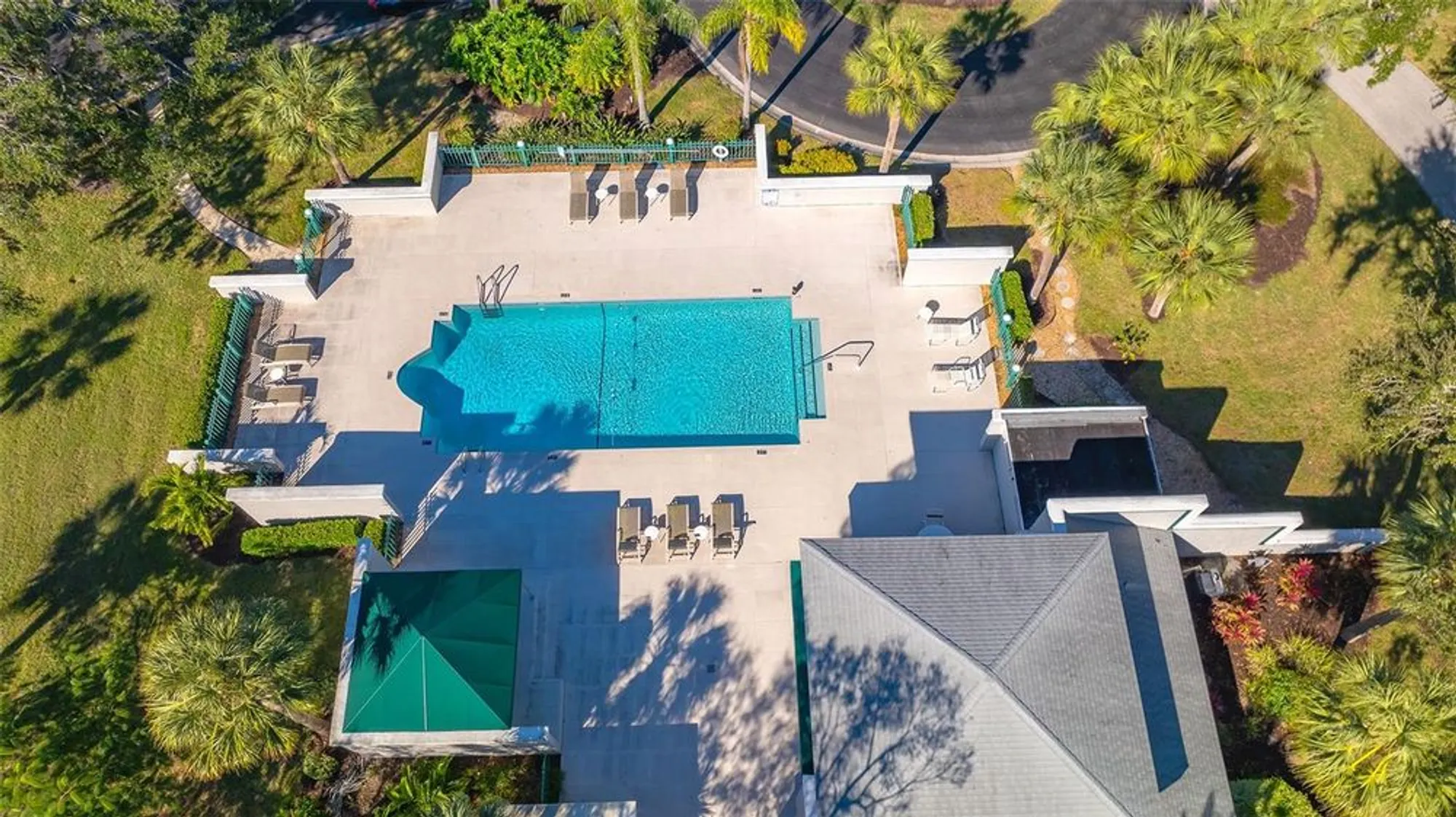 Property Slideshow image 27 of 35 | 5568 country club way, Sarasota, FL, 34243