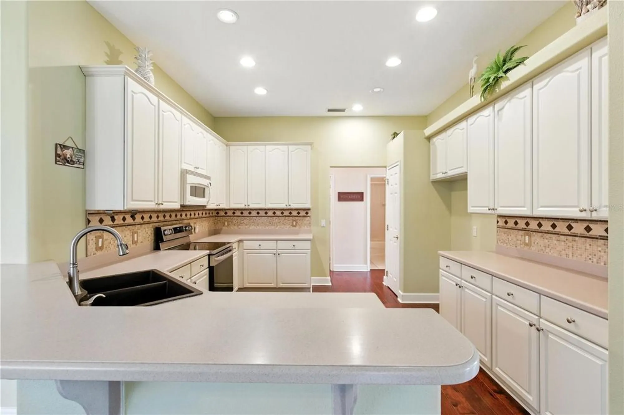 Property Slideshow image 16 of 57 | 457 golf vista cir, Davenport, FL, 33837
