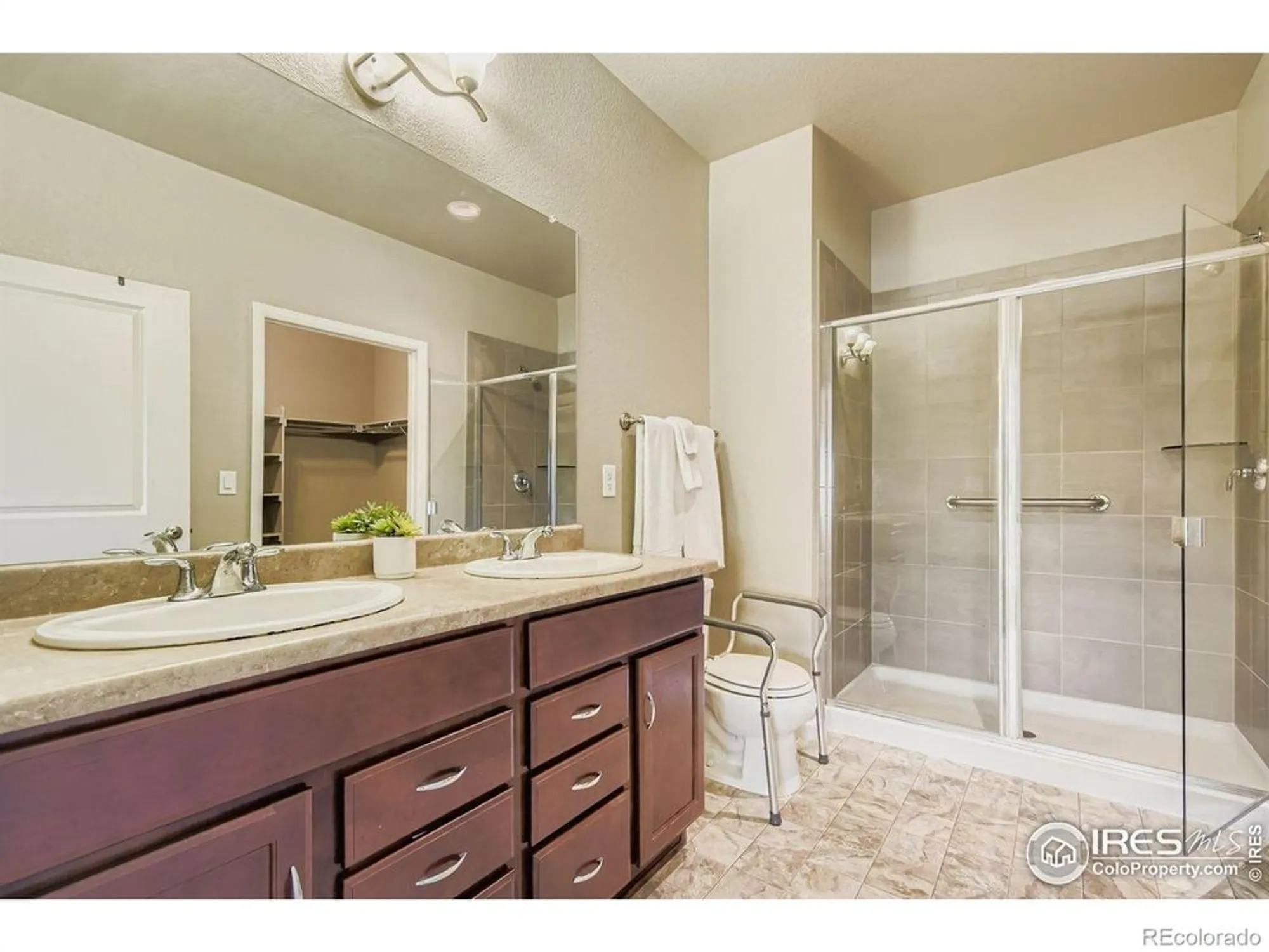 Property Slideshow image 15 of 19 | 12424 madison way, Thornton, CO, 80241