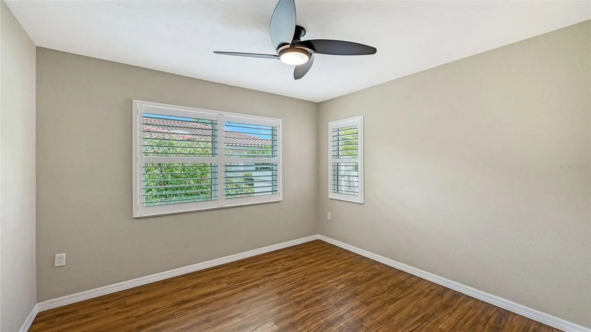 Property Slideshow image 36 of 63 | 7340 golf pointe cir, Sarasota, FL, 34243